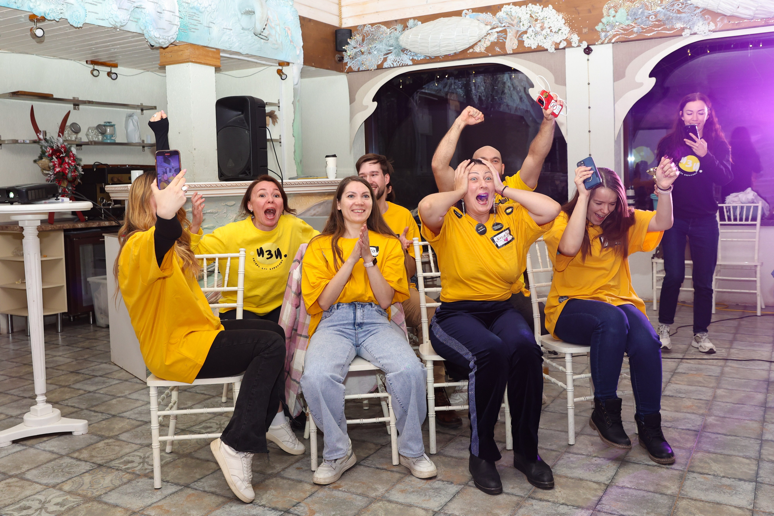 Тиндер смена в лагере для взрослых «Изи». Фотограф Дарья Попова