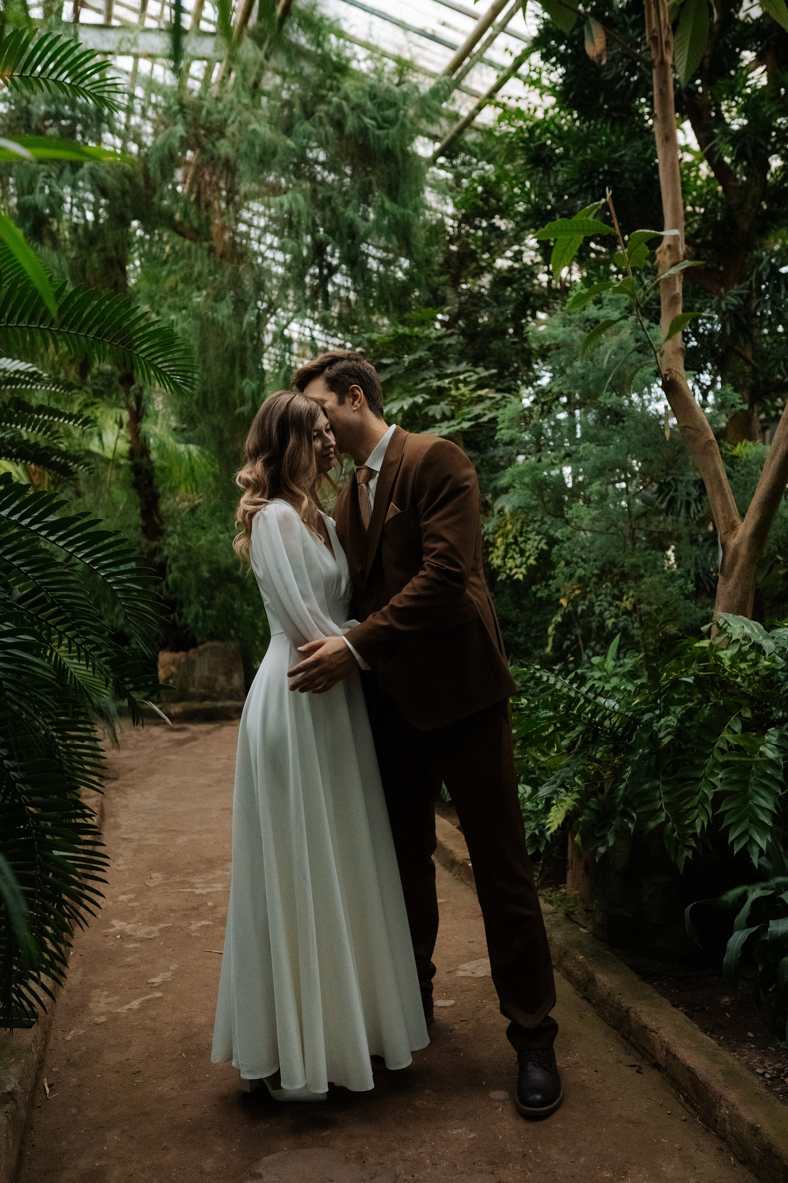 Свадебная фотосессия в оранжерее, Москва. Свадебный фотограф в Москве Анна Полушина