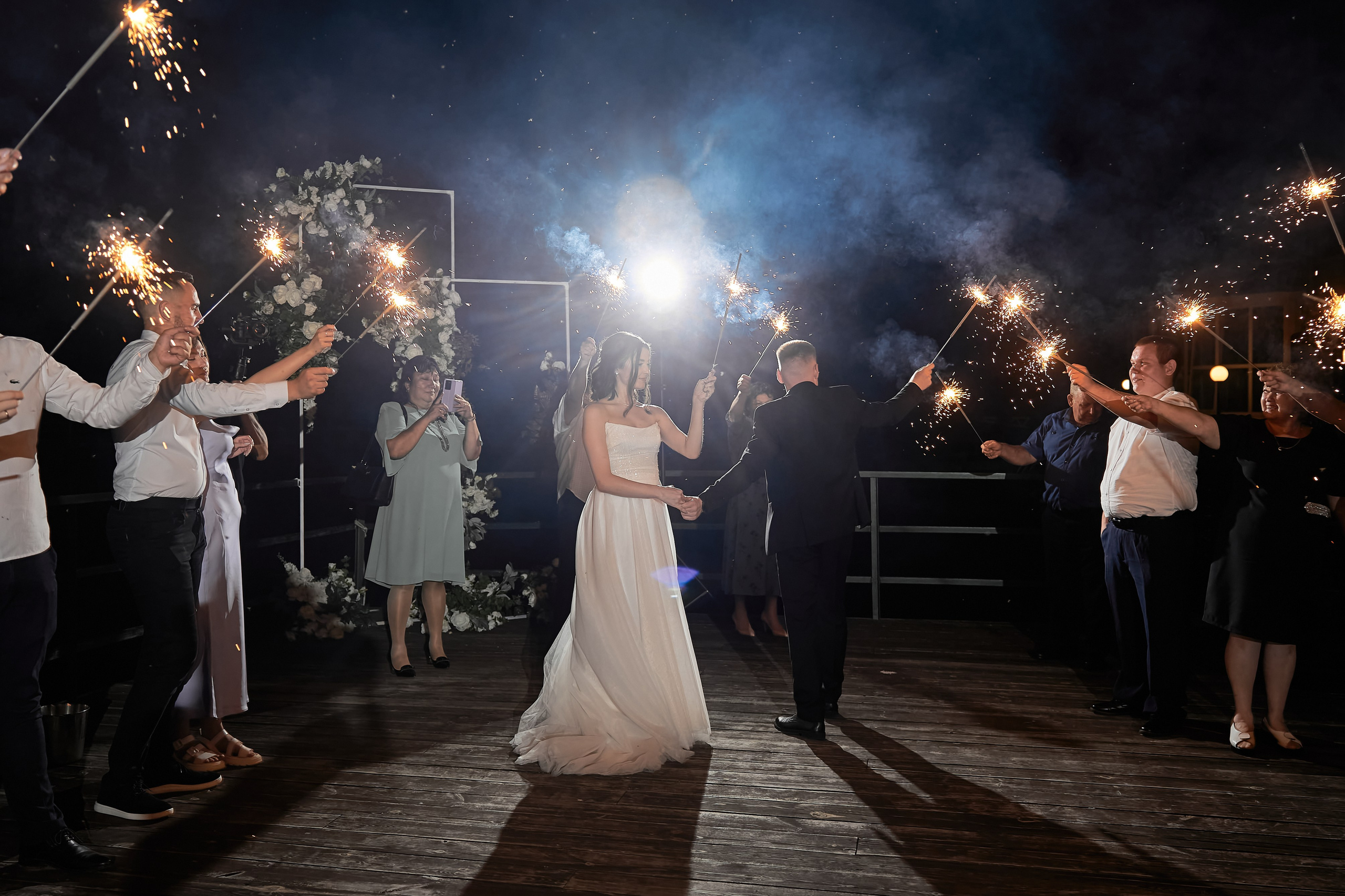 Свадьба бенгальские огни. Мартазова Екатерина фотограф. Екатеринбург