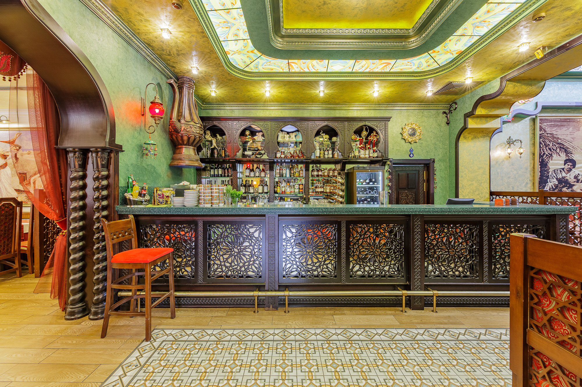 Renatphoto-Ночная фотосъёмка кафе, ресторана или отеля в Анапе. Профессиональная фотосъёмка интерьеров, предметная фотосессия еды для меню г. Анапа