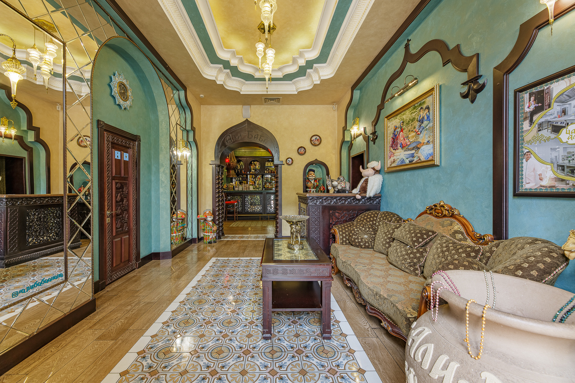 Renatphoto-Ночная фотосъёмка кафе, ресторана или отеля в Анапе. Профессиональная фотосъёмка интерьеров, предметная фотосессия еды для меню г. Анапа