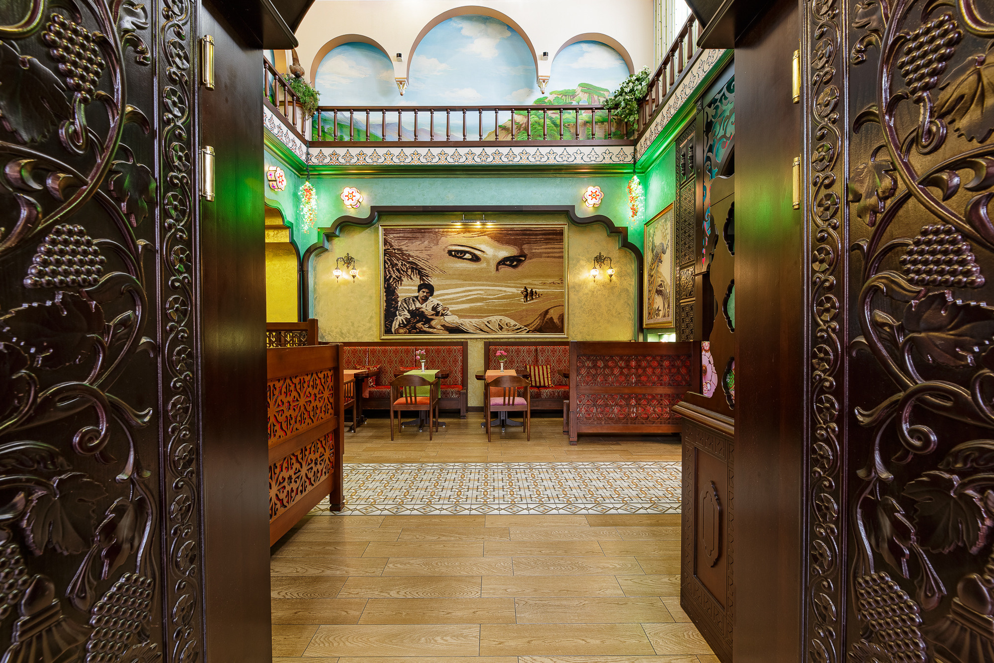 Renatphoto-Ночная фотосъёмка кафе, ресторана или отеля в Анапе. Профессиональная фотосъёмка интерьеров, предметная фотосессия еды для меню г. Анапа