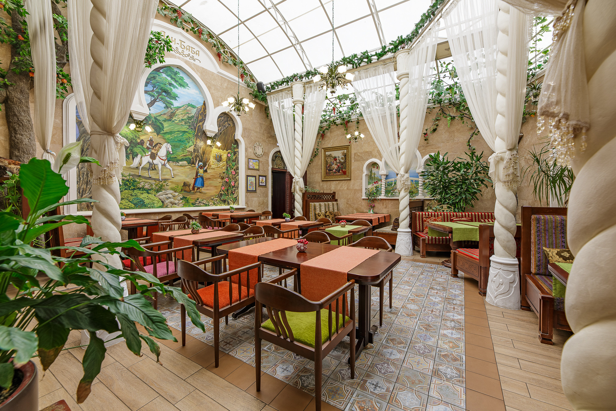 Renatphoto-Ночная фотосъёмка кафе, ресторана или отеля в Анапе. Профессиональная фотосъёмка интерьеров, предметная фотосессия еды для меню г. Анапа