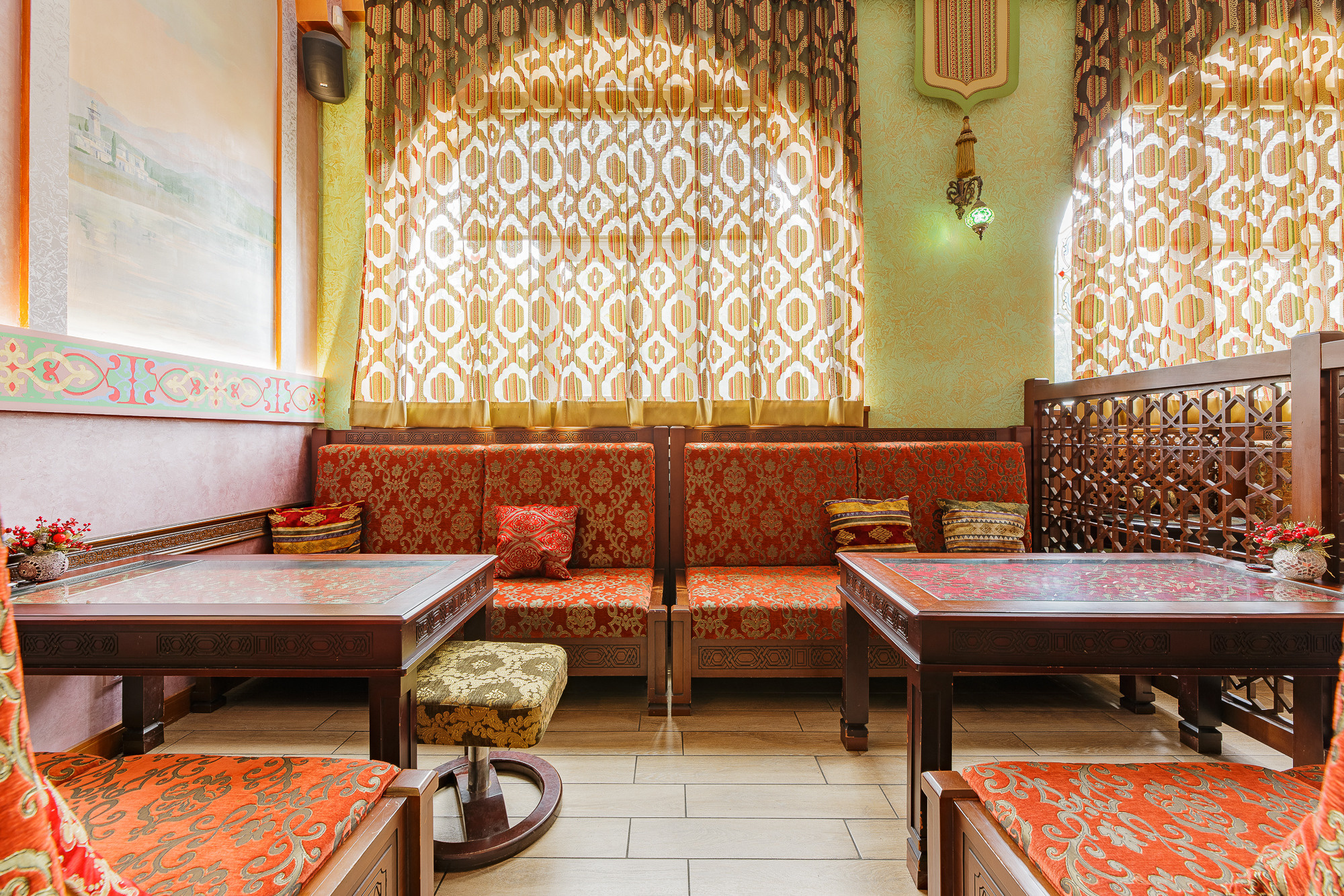 Renatphoto-Ночная фотосъёмка кафе, ресторана или отеля в Анапе. Профессиональная фотосъёмка интерьеров, предметная фотосессия еды для меню г. Анапа