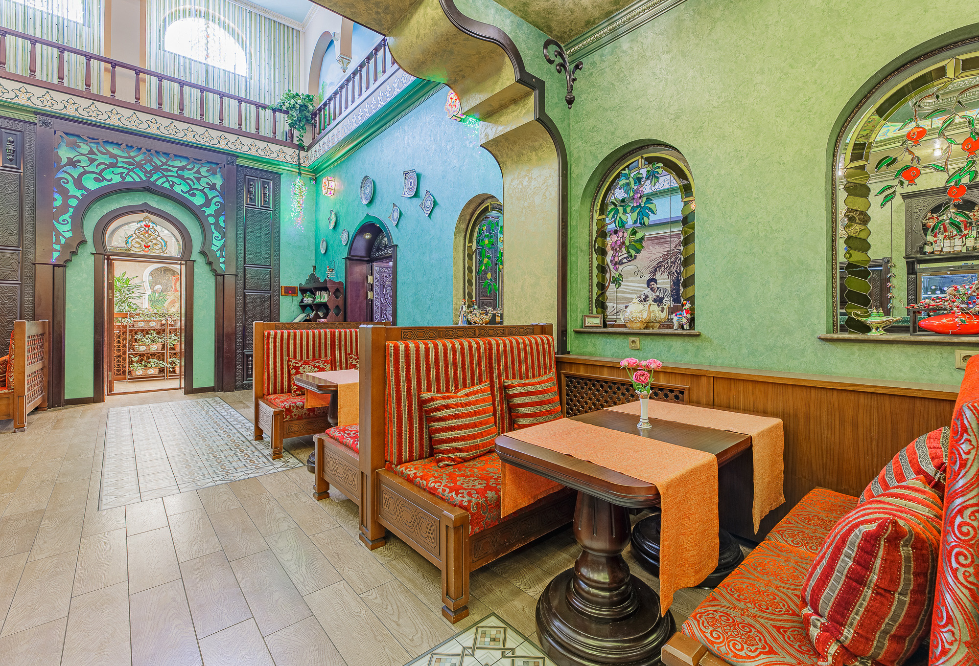 Renatphoto-Ночная фотосъёмка кафе, ресторана или отеля в Анапе. Профессиональная фотосъёмка интерьеров, предметная фотосессия еды для меню г. Анапа