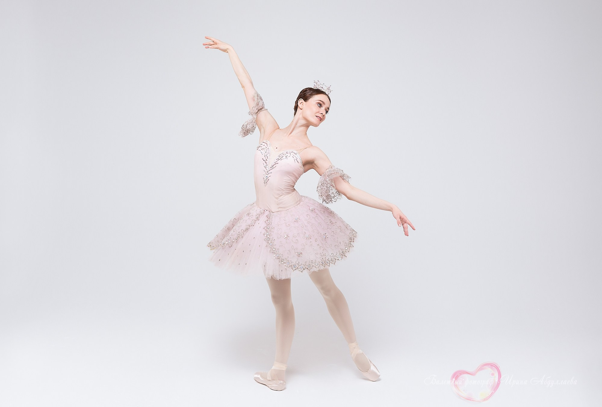 Ведущая балерина Классического национального балета Марина Окунева