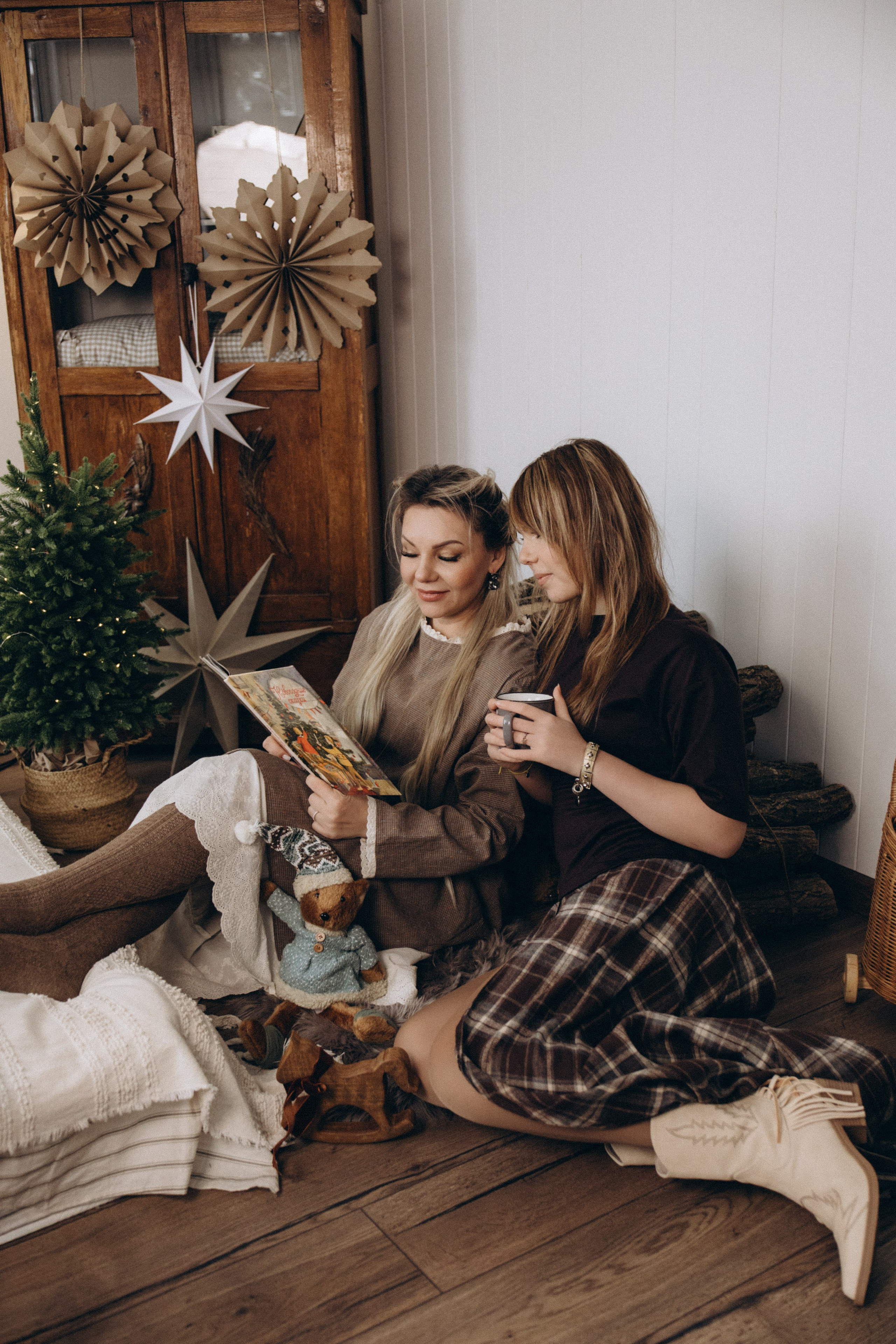 Кристина, Слава, Злата