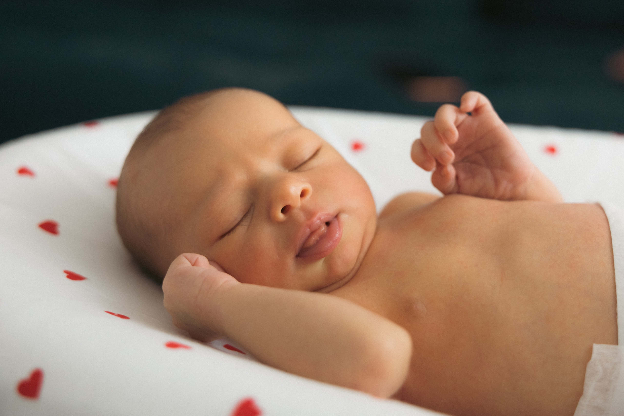 Съемка Fresh — заказать фотосессию новорожденных в первые дни жизни в роддоме или дома. Фотографы на роды в Москве. Фото и видео родов. Фотопроект «Продолжение рода»