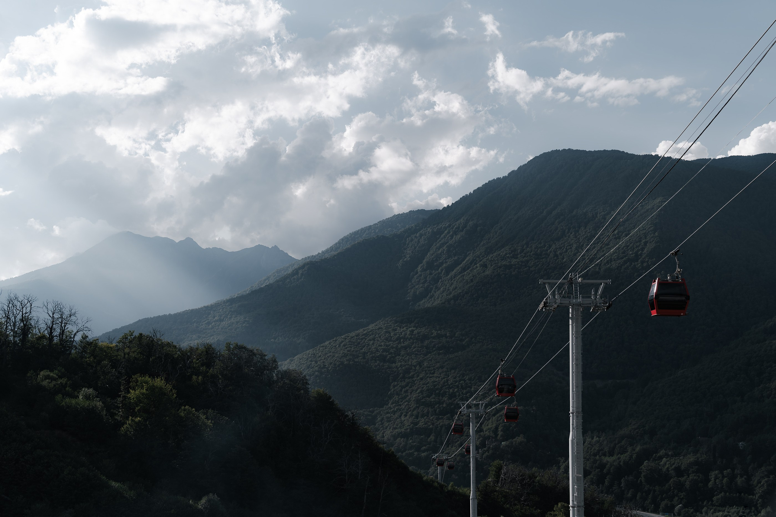 //GROUNDEDLOCAL2024. Автомобильный фотограф