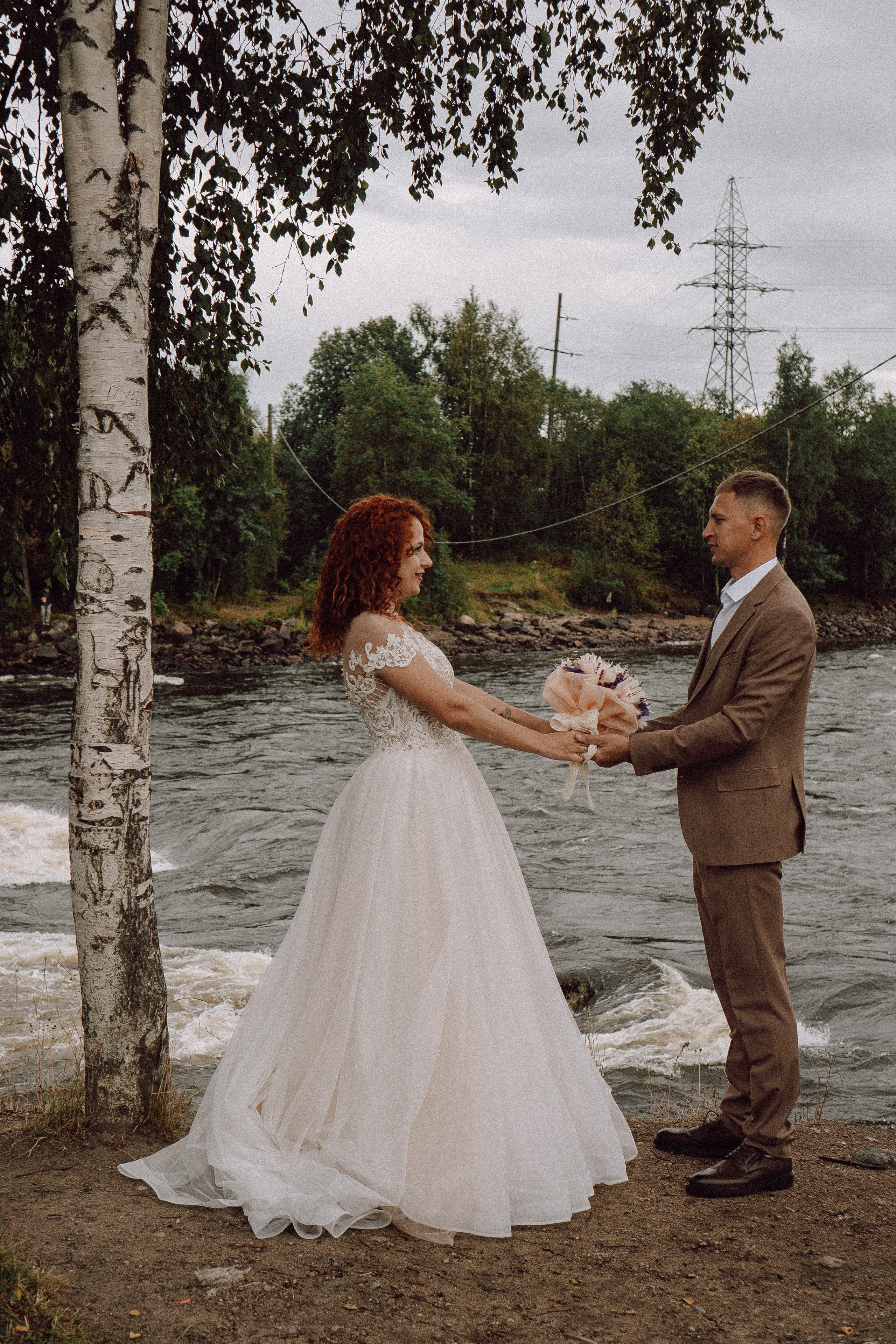СВАДЕБНАЯ ФОТОСЕССИИЯ ПАРЫ В ГОРОДЕ ПРИОЗЕРСК В СОСНОВОМ ЛЕСУ И С ПИКАПОМ. Профессиональный фотограф, Санкт-Петербург — Виктория Богомолова