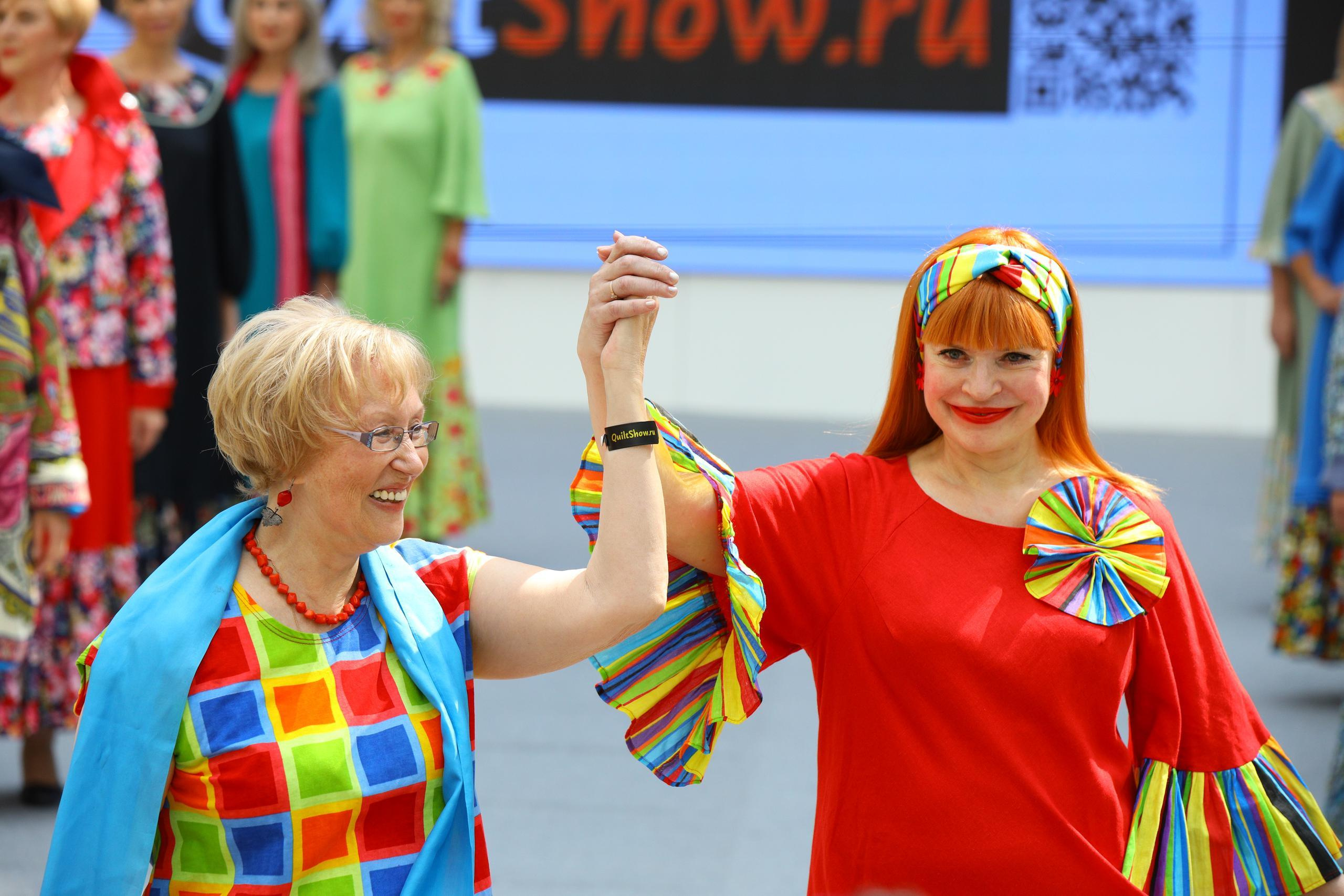 Показ одежды на выставке-ярмарке «ШЕДЕВРЫ ЛОСКУТНОГО ШИТЬЯ» г. Москва. Фотограф в Туле Крупский АнДРей. Фотостудия «КАДР71» в Туле