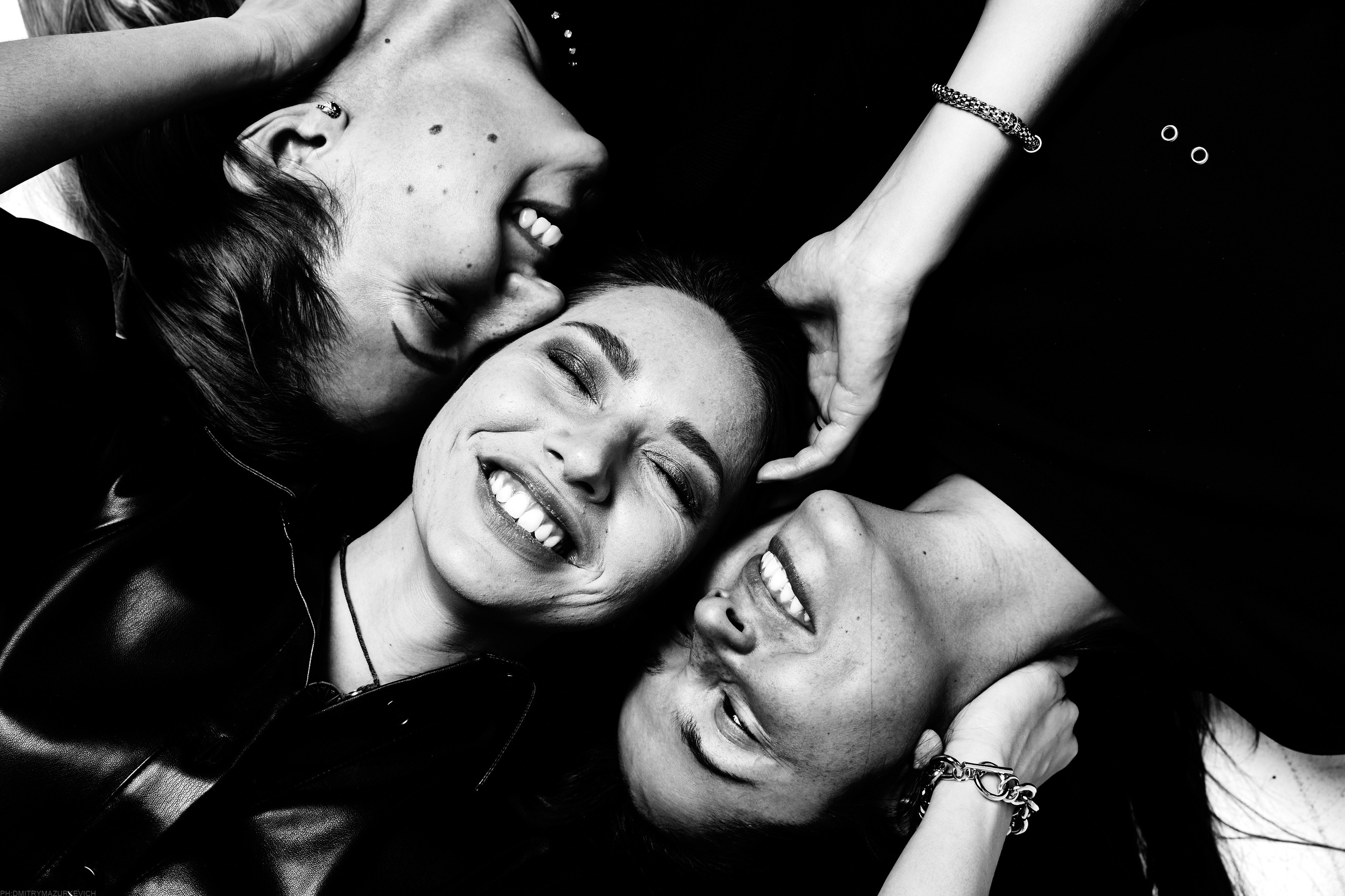 Grottesco. Дмитрий Мазуркевич: Профессиональный Репортажный Фотограф