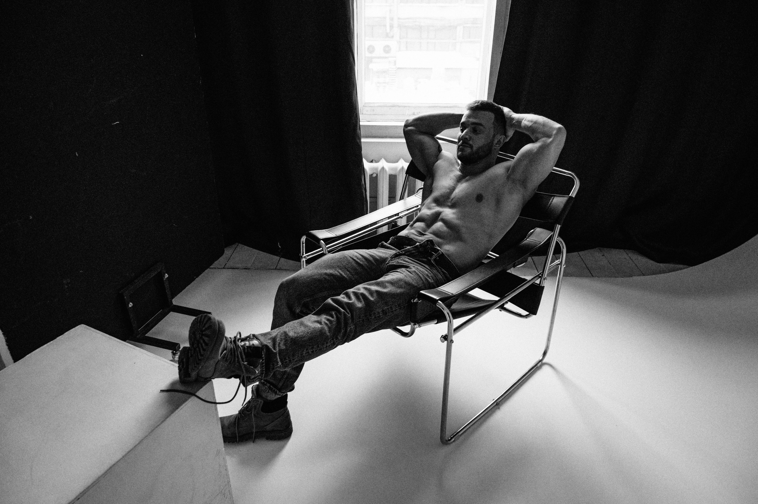 Константин. Профессиональный фотограф беременности в СПБ. Стильные фотосессии беременности в стиле минимализм и классическая фотография