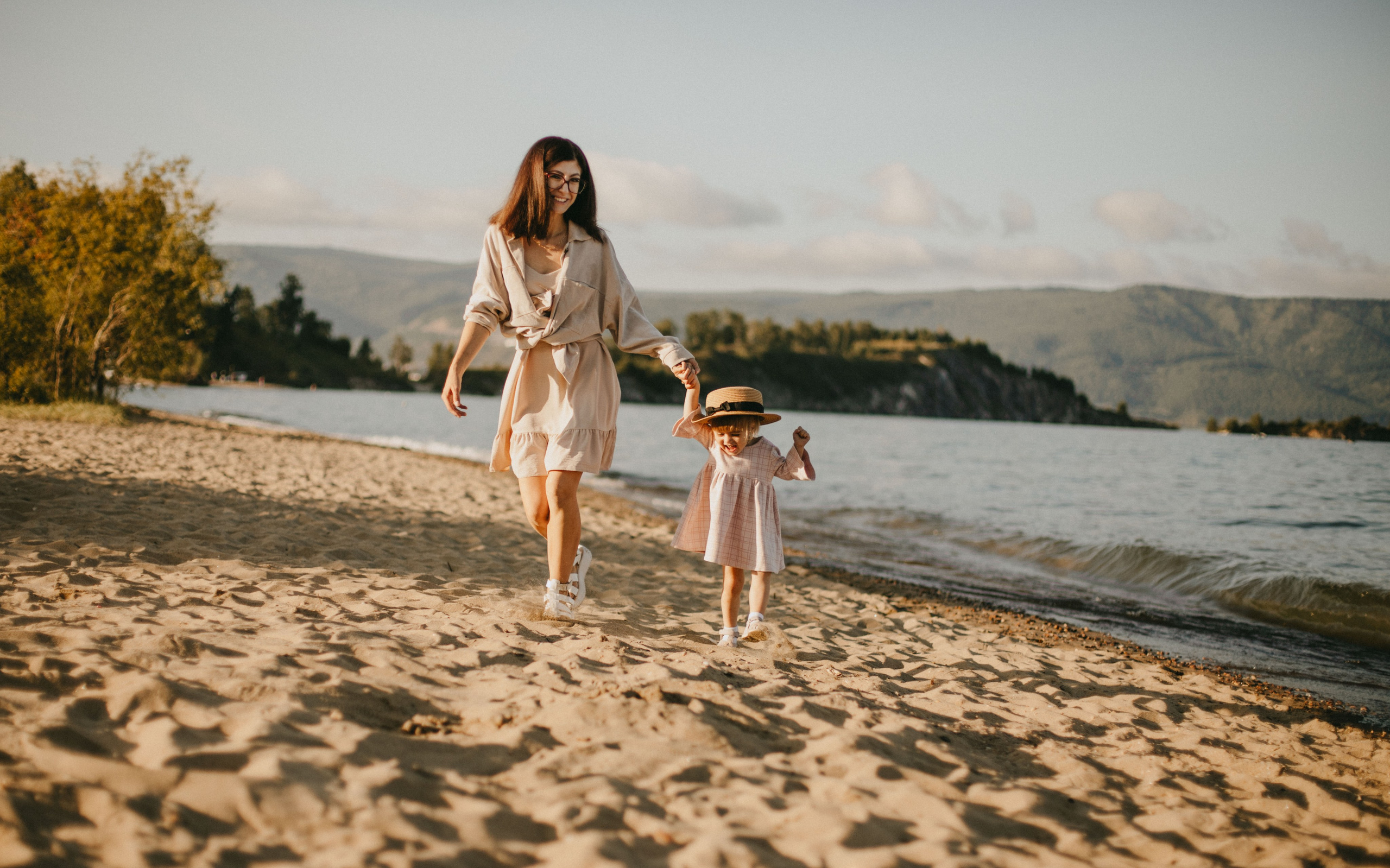 Летняя прогулка мамы и дочки. Фотограф Наталья Кургина Слюдянка Иркутск