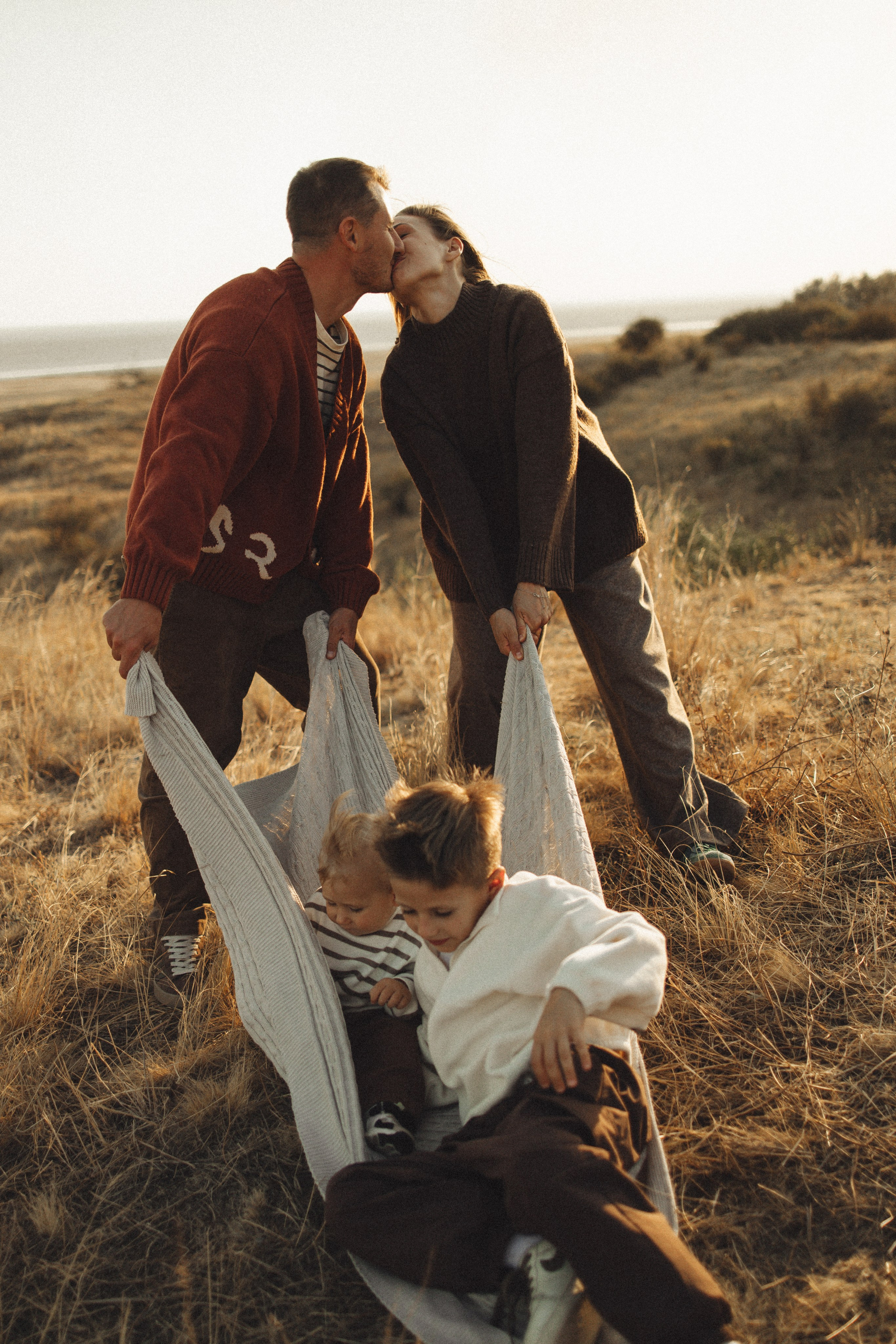 Семейная история, закат в Мержаново. Семейный и детский фотограф, таганрог, ростов-на-дону