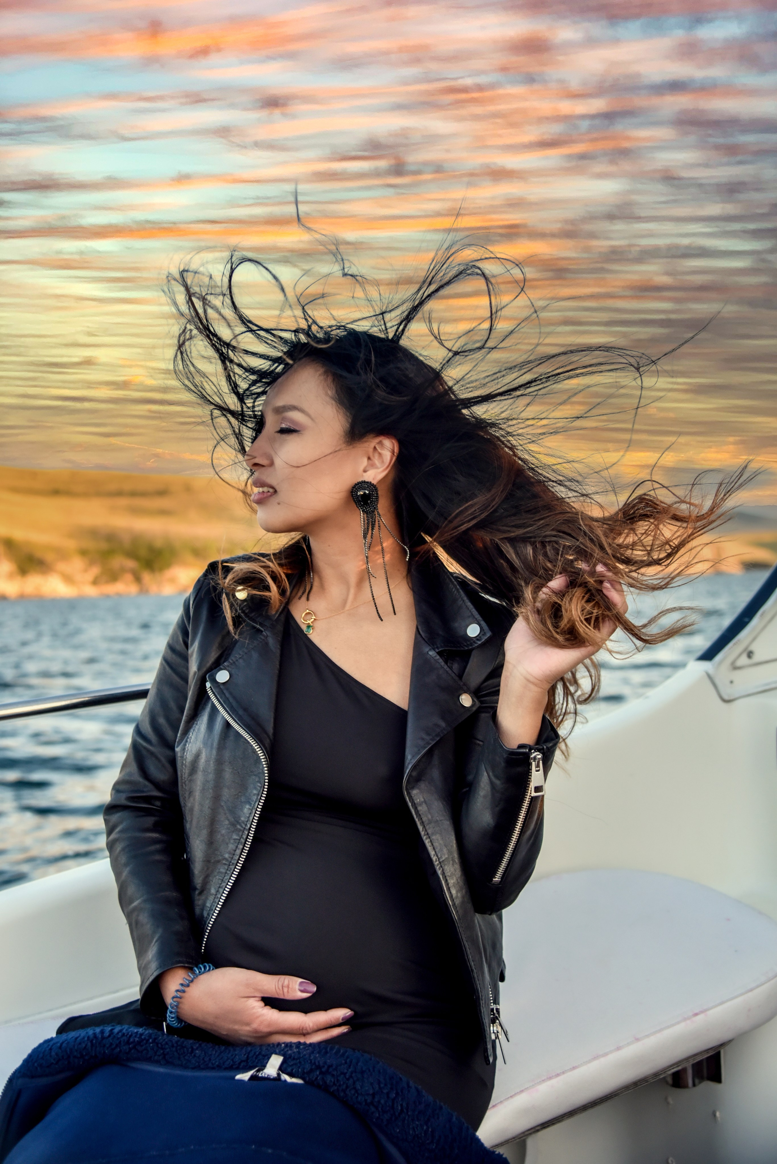 Семейная фотосессия на Ольхоне. Занимаюсь профессиональной фотографией и живу рядом с Байкалом. Работаю в разных жанрах