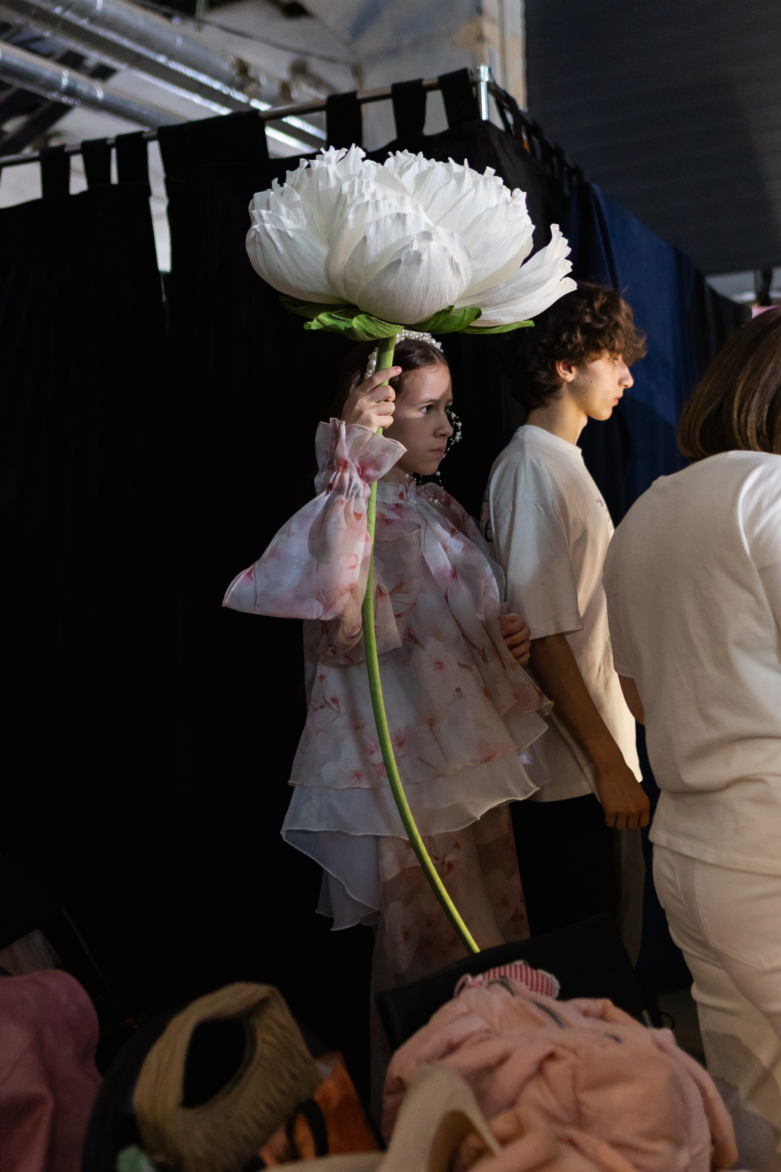 Top Fashion Trends Show 2026 в МинскеМодный показ дизайнерской коллекции на Top Fashion Trends Show 2026Модель на подиуме Top Fashion Trends Show в МинскеПоказ авторской одежды белорусских дизайнеровFashion show в Минске с участием профессиональных моделейДизайнерская коллекция сезона весна-лето 2026Участники модного мероприятия Top Fashion Trends ShowФинальный выход моделей на показе мод в МинскеСовременные тренды моды на Top Fashion Trends ShowБелорусские дизайнеры представляют новые коллекции одеждыПрофессиональная fashion-фотография на модном показеПодиумный показ дизайнерской одежды в БеларусиГости и участники Top Fashion Trends Show 2026Закулисье модного показа Top Fashion Trends ShowМодель демонстрирует дизайнерское платье на подиумеКоллекция современной одежды от белорусского брендаFashion мероприятие для дизайнеров и моделей в МинскеПрезентация новой коллекции одежды на TFT ShowМодный подиум и показы дизайнерских брендовТренды fashion-индустрии на Top Fashion Trends ShowФотографии с модного показа в МинскеДефиле моделей на Top Fashion Trends ShowПоказ одежды белорусских дизайнеров 2026Fashion event в Беларуси для профессионалов индустрииСтильные образы и дизайнерская одежда на подиумеМодельное дефиле на Top Fashion Trends Show 2026Модное событие в Минске с участием дизайнеров и стилистовПрофессиональные модели на fashion-показеТоповые модные тренды сезона весна-лето 2026Мероприятие Top Fashion Trends Show Беларусь