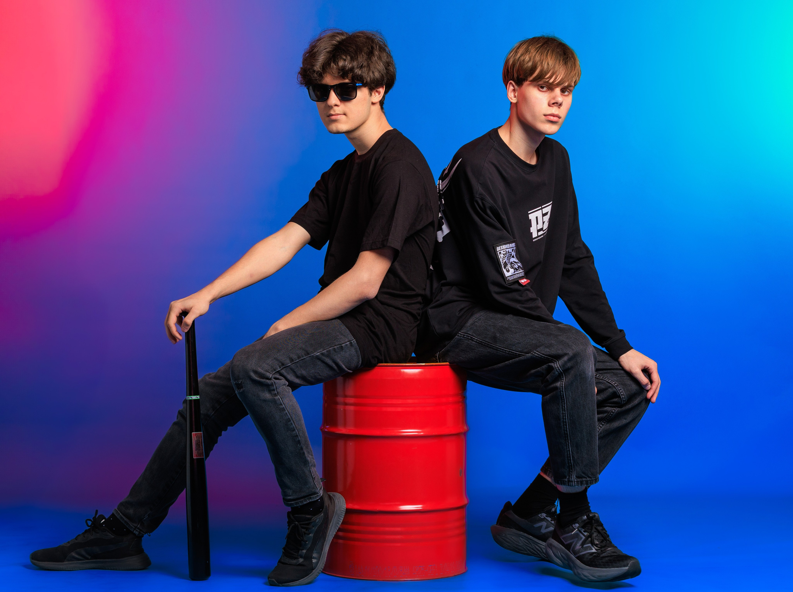 Смотреть фотки в фотостудии. Выпускные альбомы Геленджик, Новороссийск, Краснодар, Туапсе