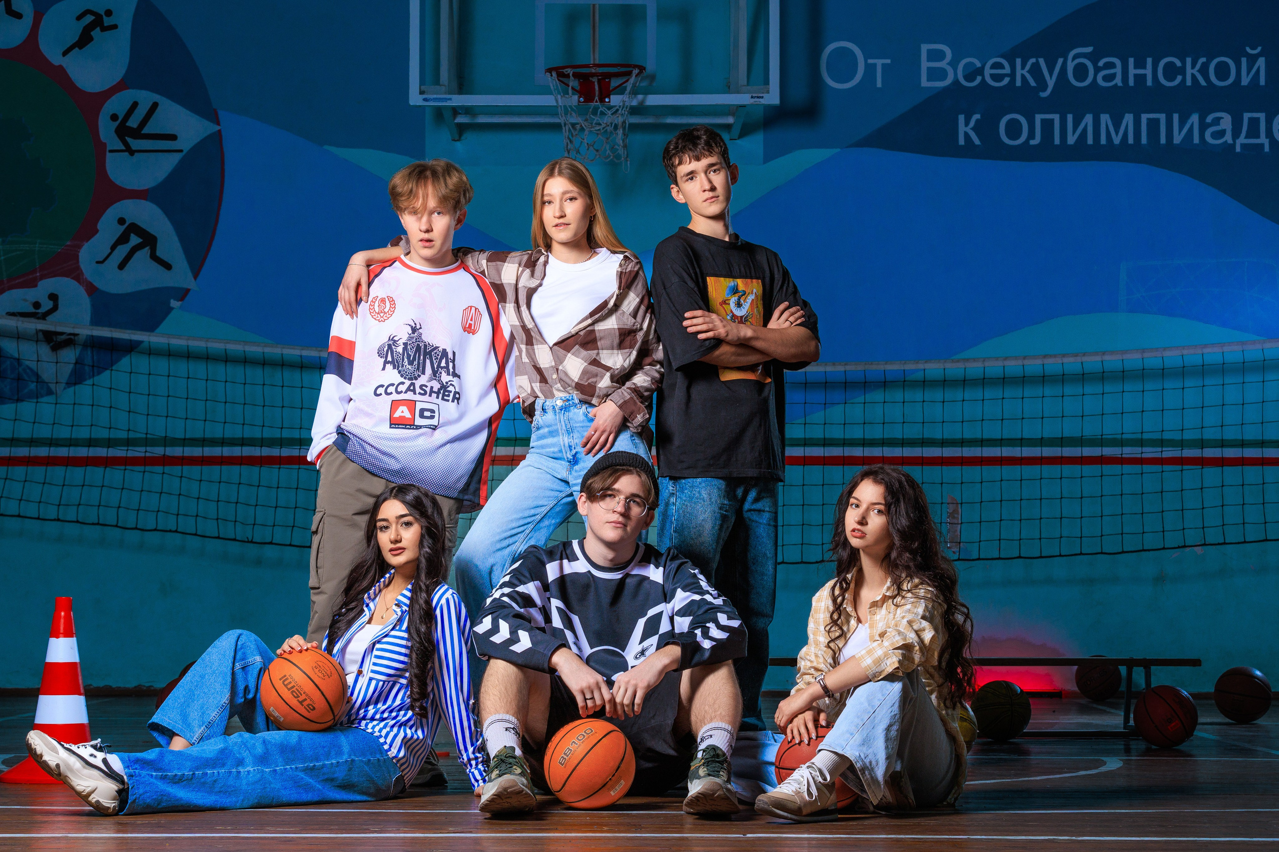 Смотреть фотки в спортзале. Выпускные альбомы Геленджик, Новороссийск, Краснодар, Туапсе