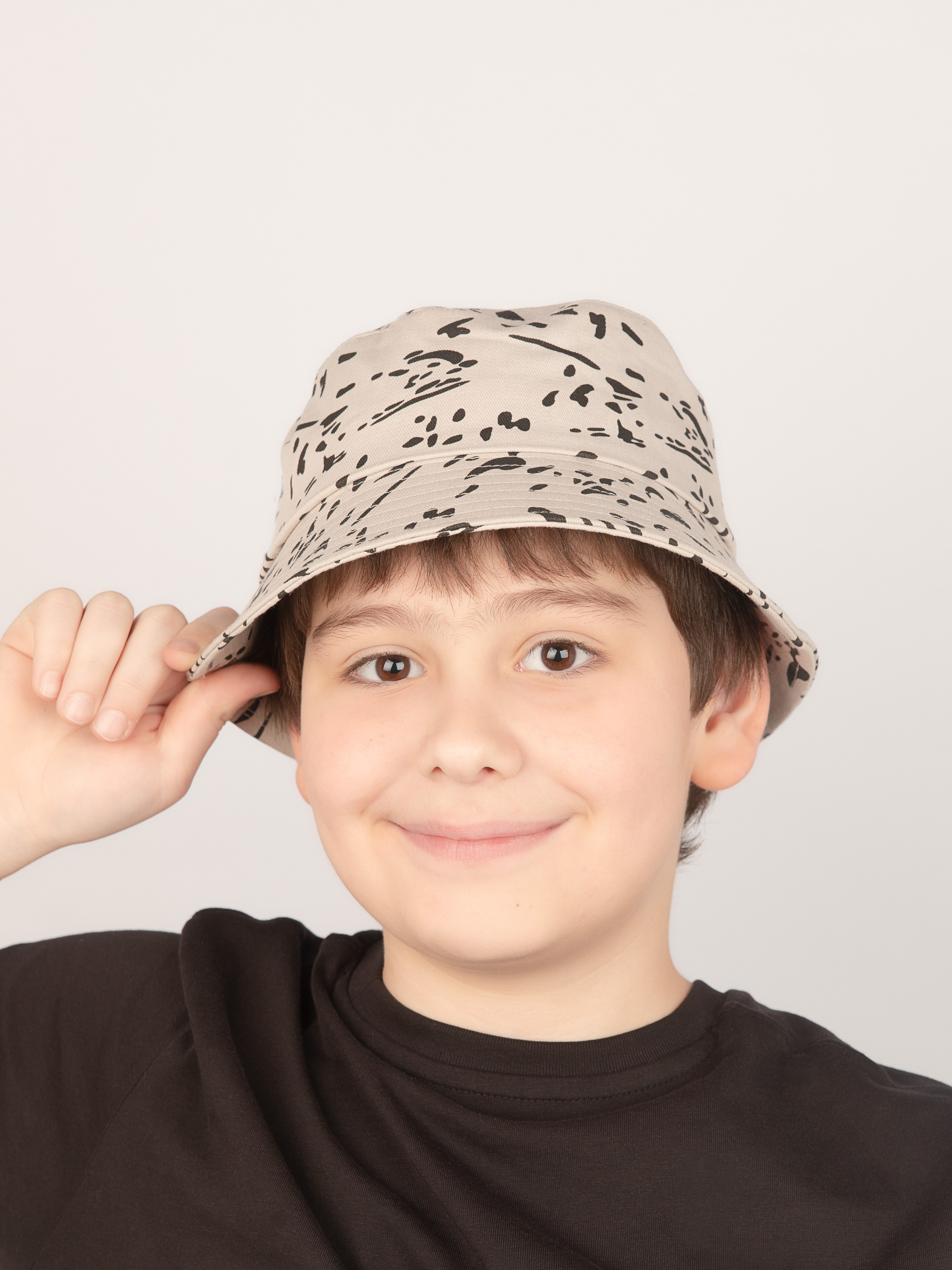 Детские панамки. Фотостудия предметной и модельной съёмки для маркетплейсов