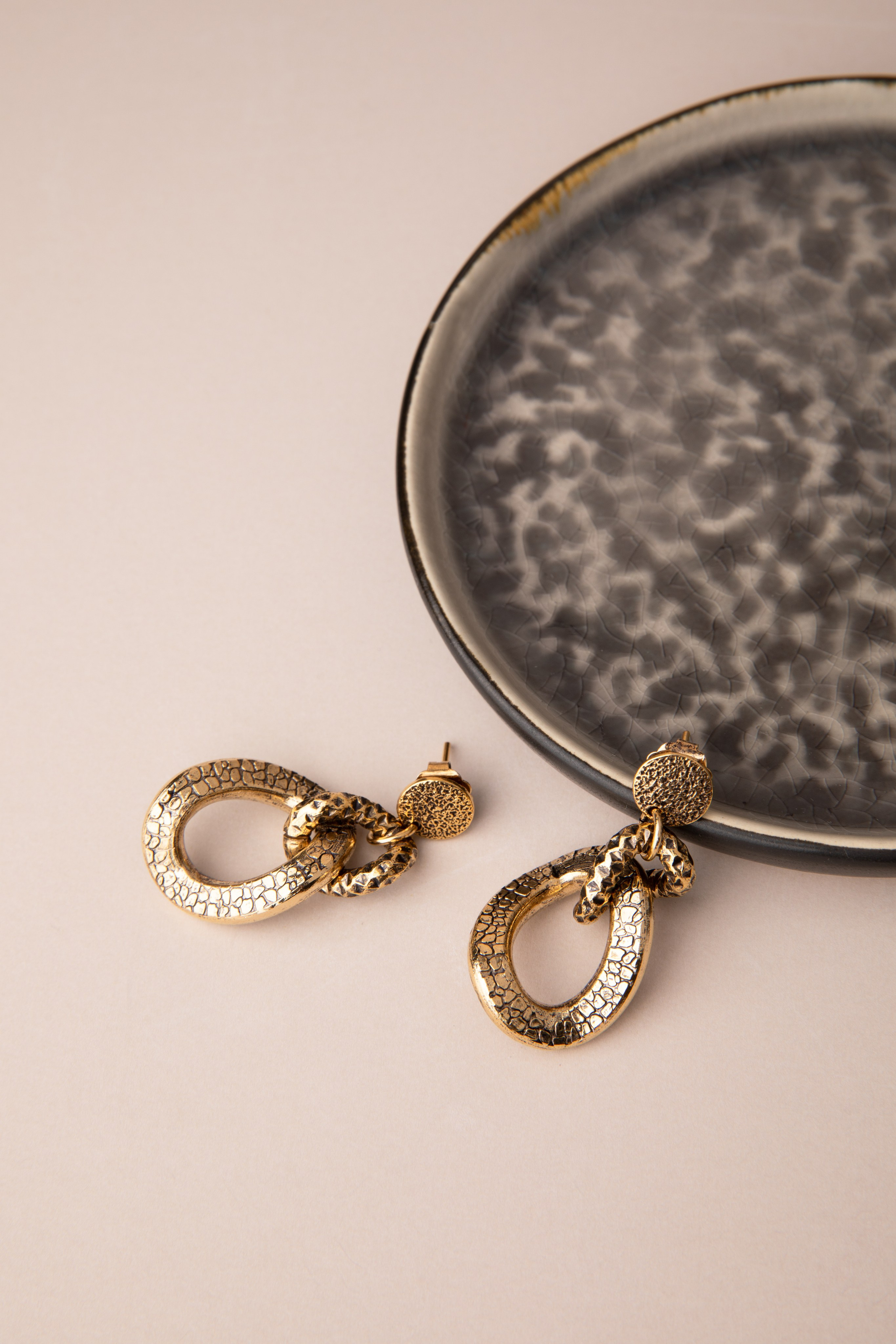 Украшения. Фотостудия предметной и модельной съёмки для маркетплейсов