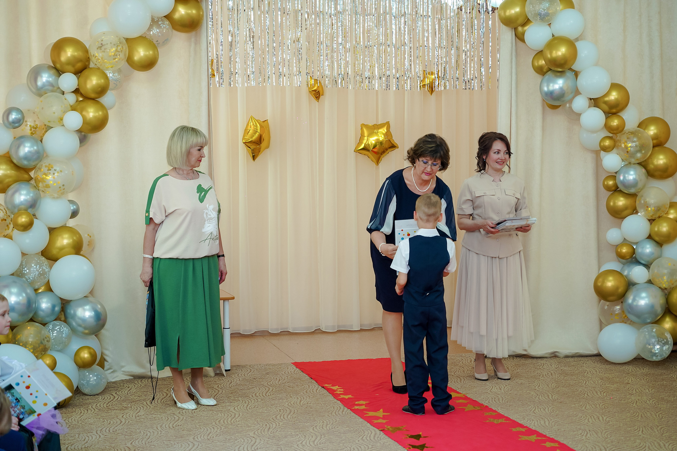 Фотосъемка видеосъёмка фотограф видеооператор новогодних утренников  в. Фотограф, видеооператор Нина Коршунова