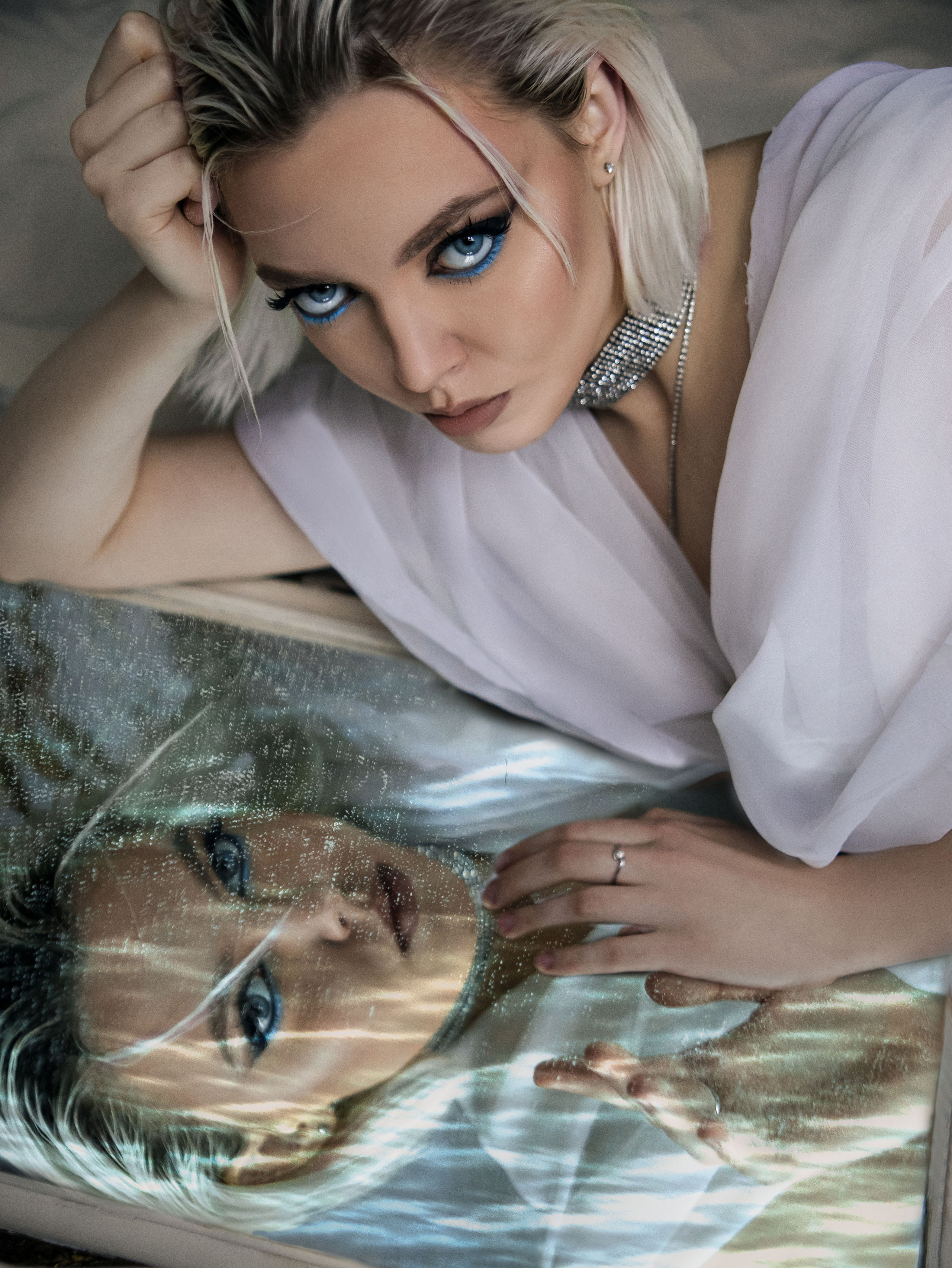 В зазеркалье