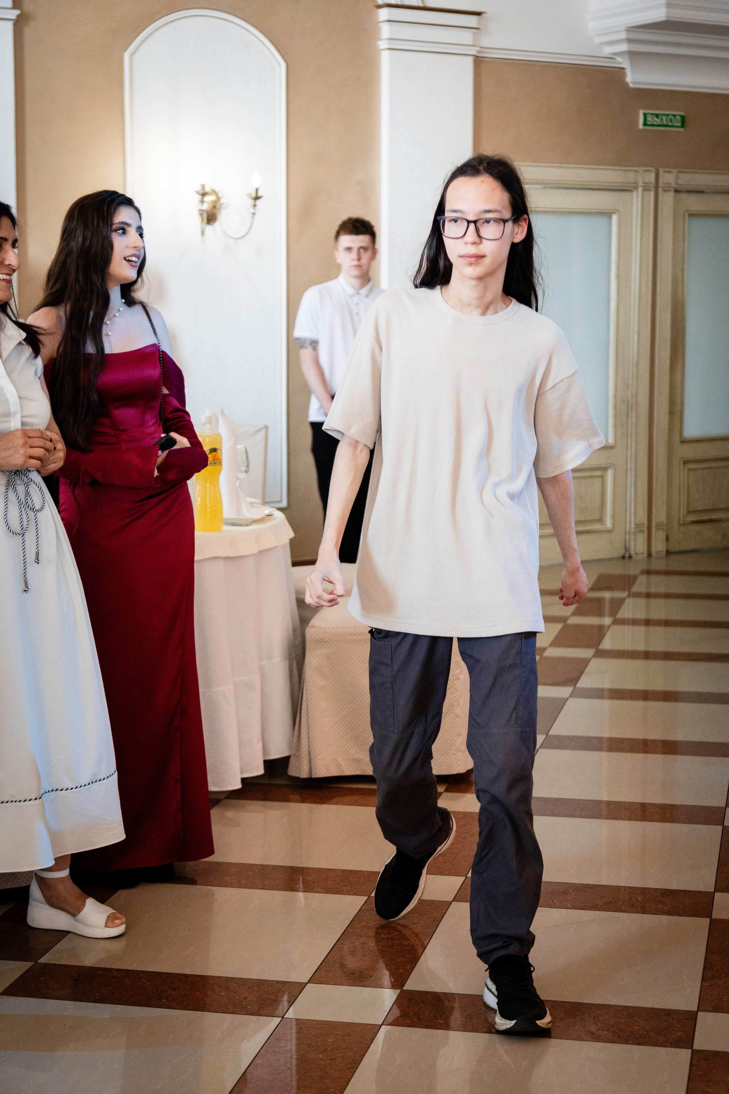 Школьный выпускной. Детский фотограф видеограф в Хабаровске Михаил Орлов