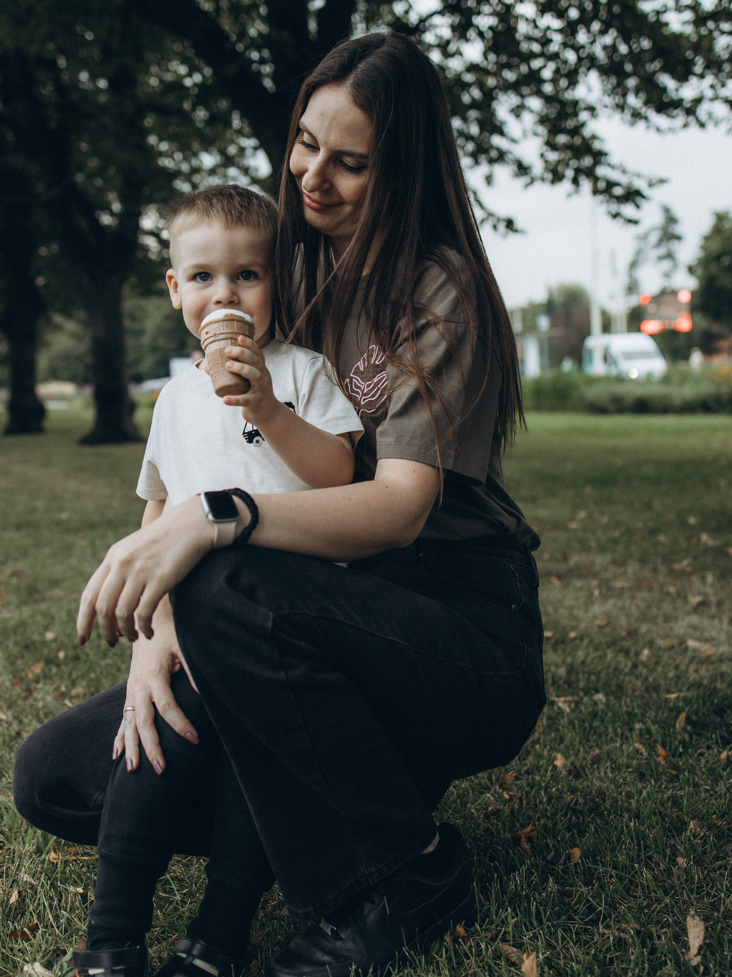 Мама и сын. Осенняя прогулка. Фотограф Дарья Соколовская