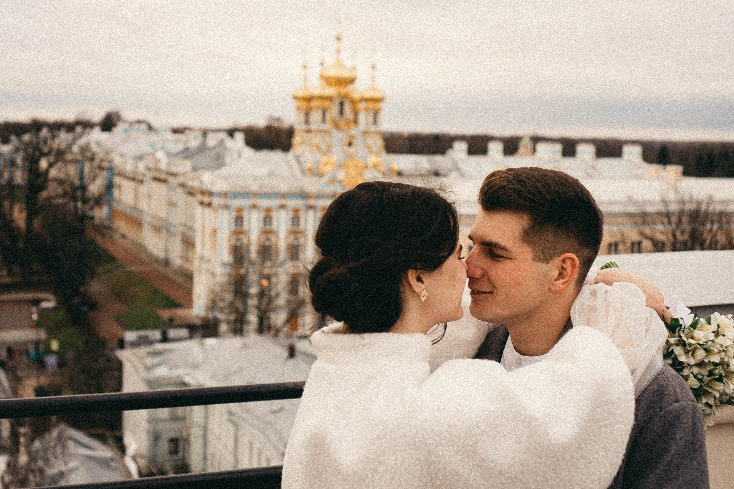 СВАДЕБНАЯ СЬЕМКА ПАРЫ В ГОРОДЕ ПУШКИН В ПАРКЕ ЕКАТЕРИНЕНСКОМ В НОЯБРЕ. Профессиональный фотограф, Санкт-Петербург — Виктория Богомолова