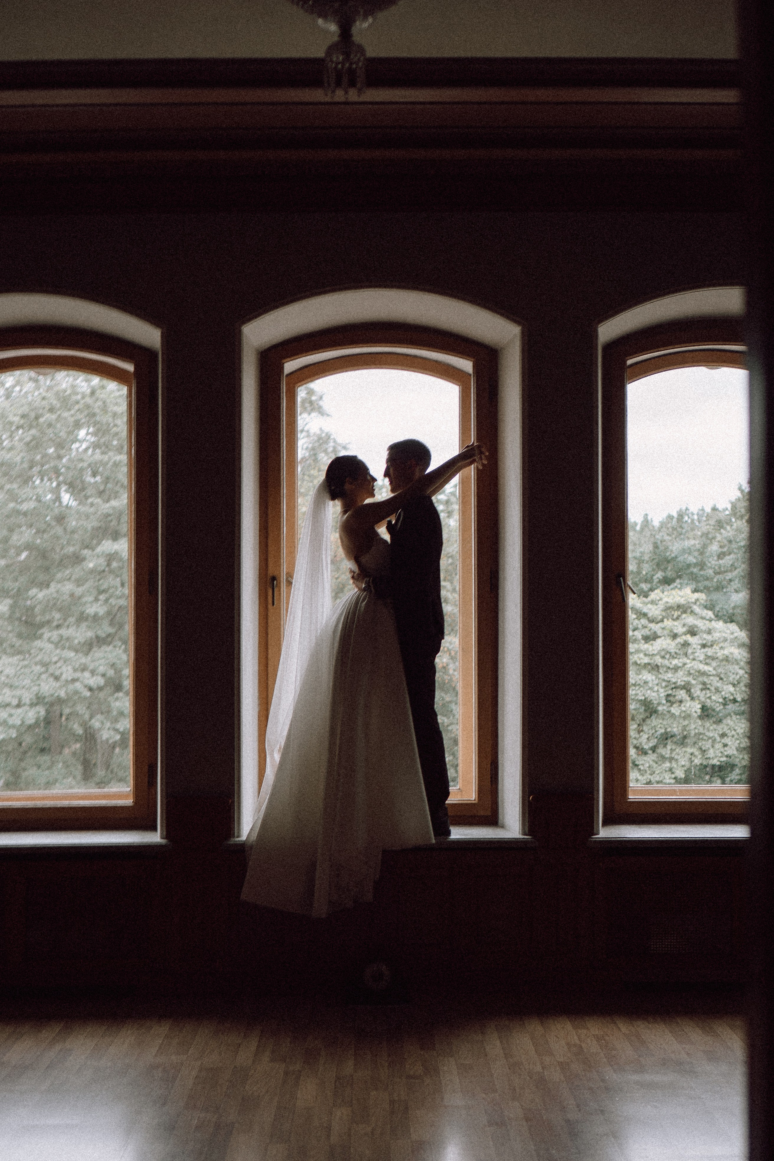 СВАДЕБНАЯ ПРОГУЛКА В САНТК-ПЕТЕРБУРГЕ (ИСАКИЕВСКИЙ СОБОР, ЗИМНЯЯ КАНАВКА, ЭРМИТАЖ И БОЛЬШАЯ МОРСКАЯ УЛИЦА). Профессиональный фотограф, Санкт-Петербург — Виктория Богомолова