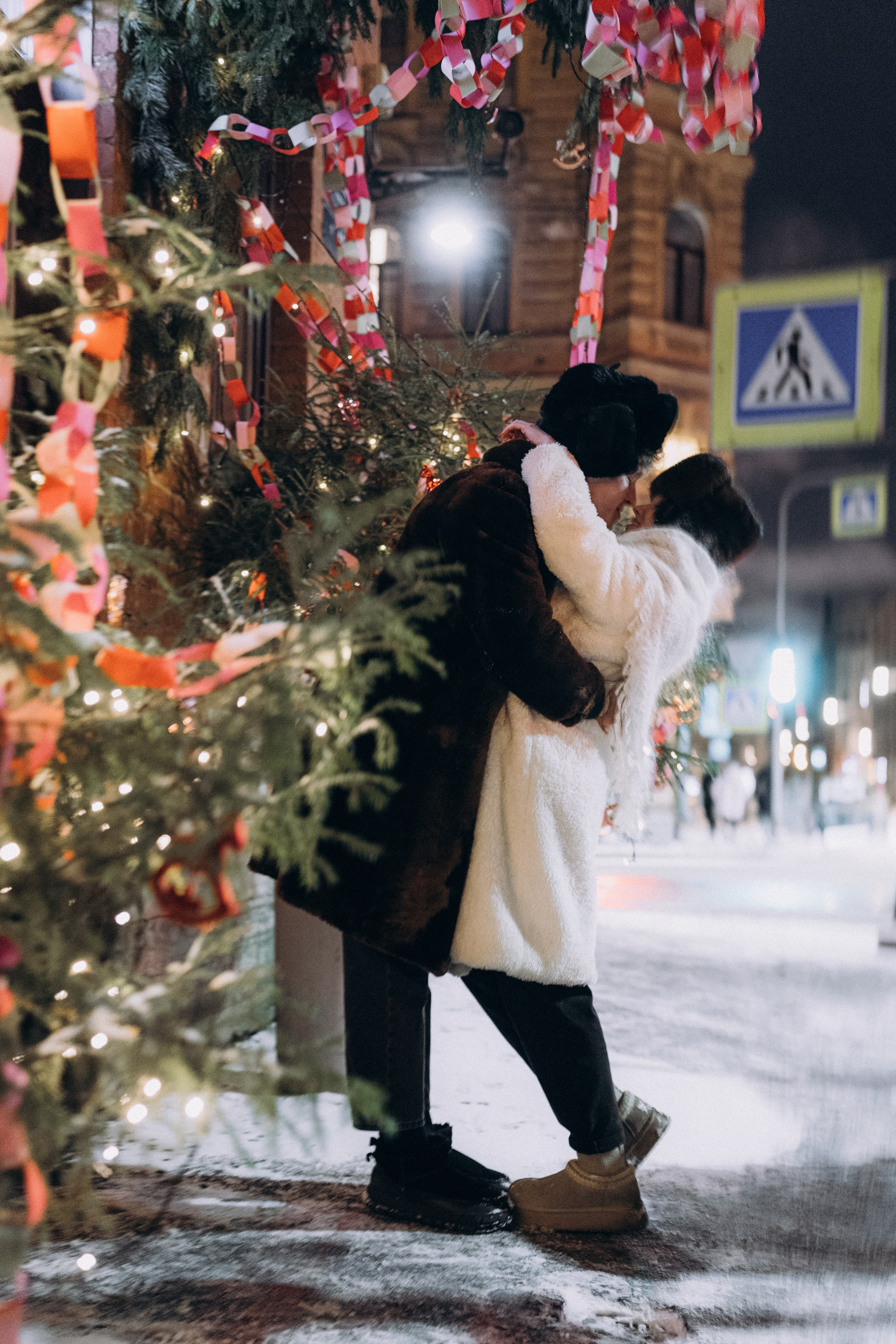 НОВОГОДНЯЯ ПРОГУЛКА ПАРЫ ПО ЧЕРНЫШЕВСКОЙ ПЕРЕД НОВЫМ ГОДОМ. Профессиональный фотограф, Санкт-Петербург — Виктория Богомолова