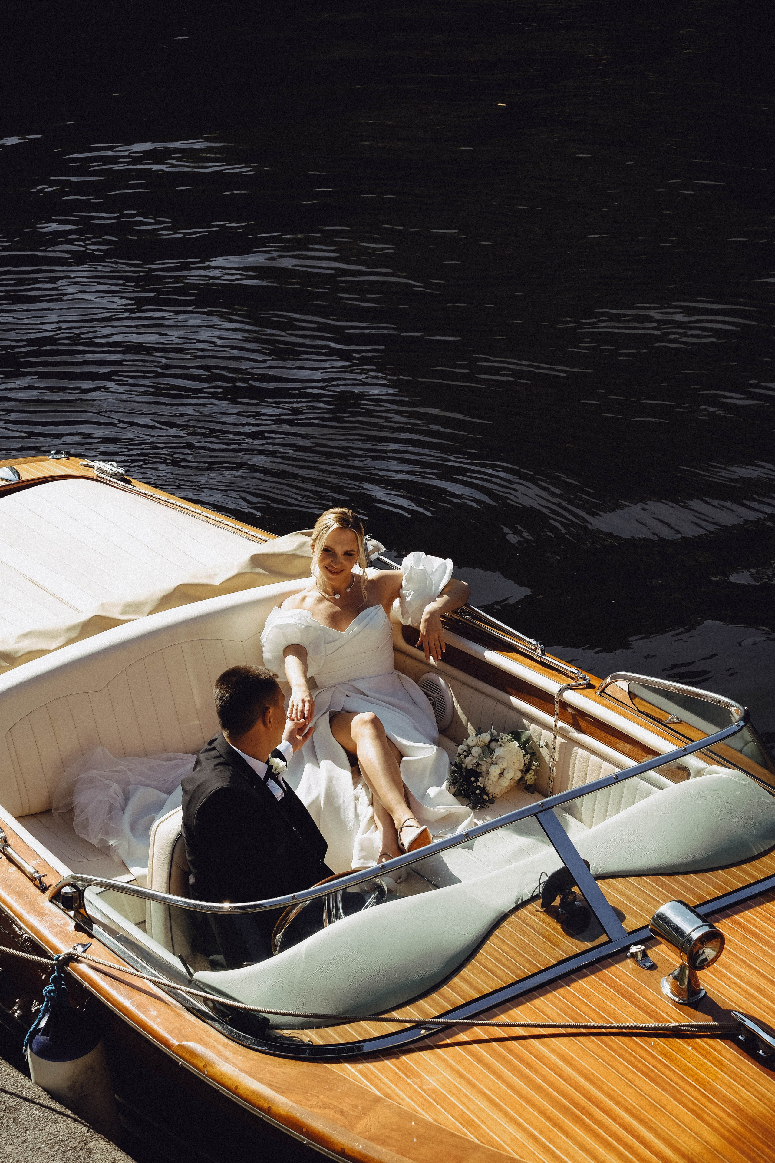 СВАДЕБГНАЯ ПРОГУЛКА ПО КАНАЛ САНКТ-ПЕТЕРБУРГА НА КАТЕРЕ. Профессиональный фотограф, Санкт-Петербург — Виктория Богомолова