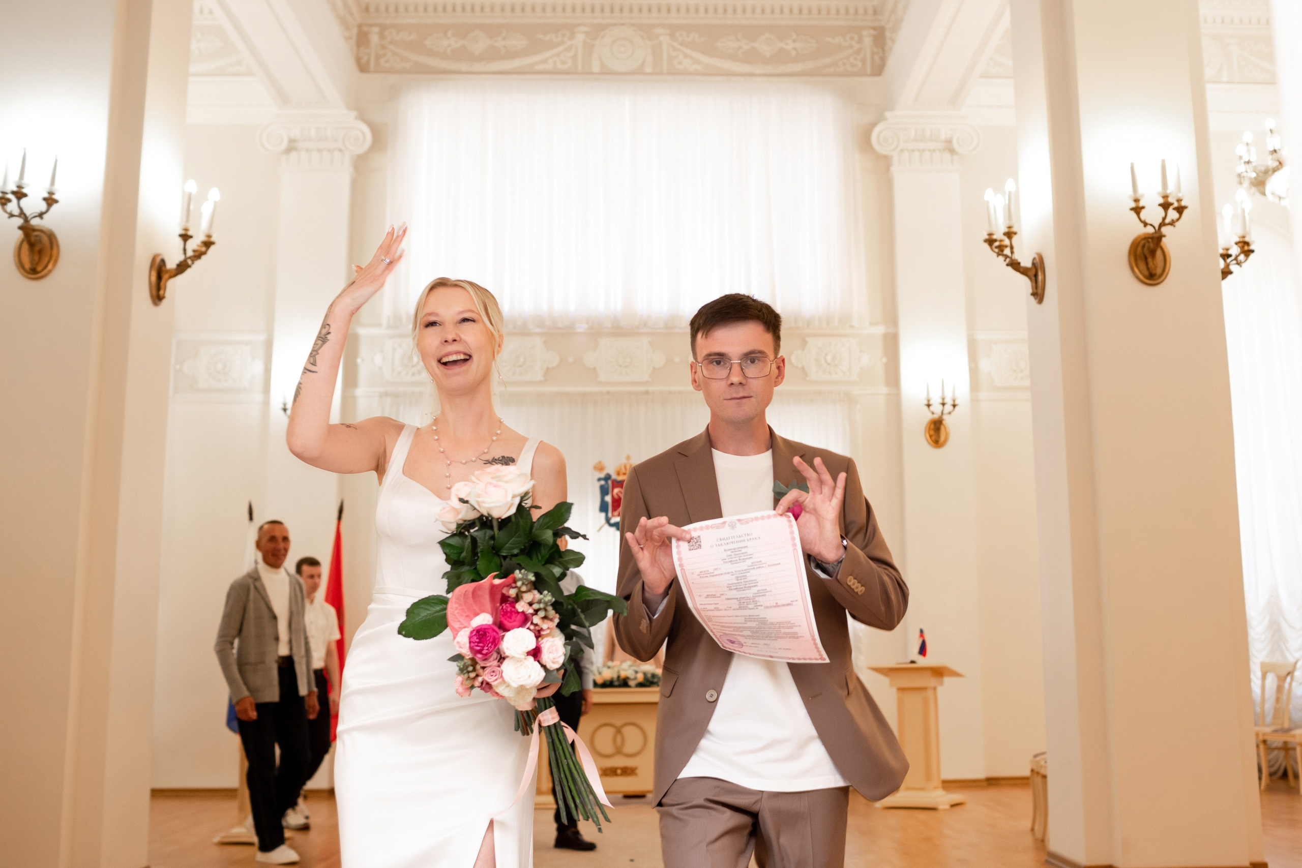 Свадебная фотосессия во дворцах Петербурга. Свадебный фотограф Кирилл Белый