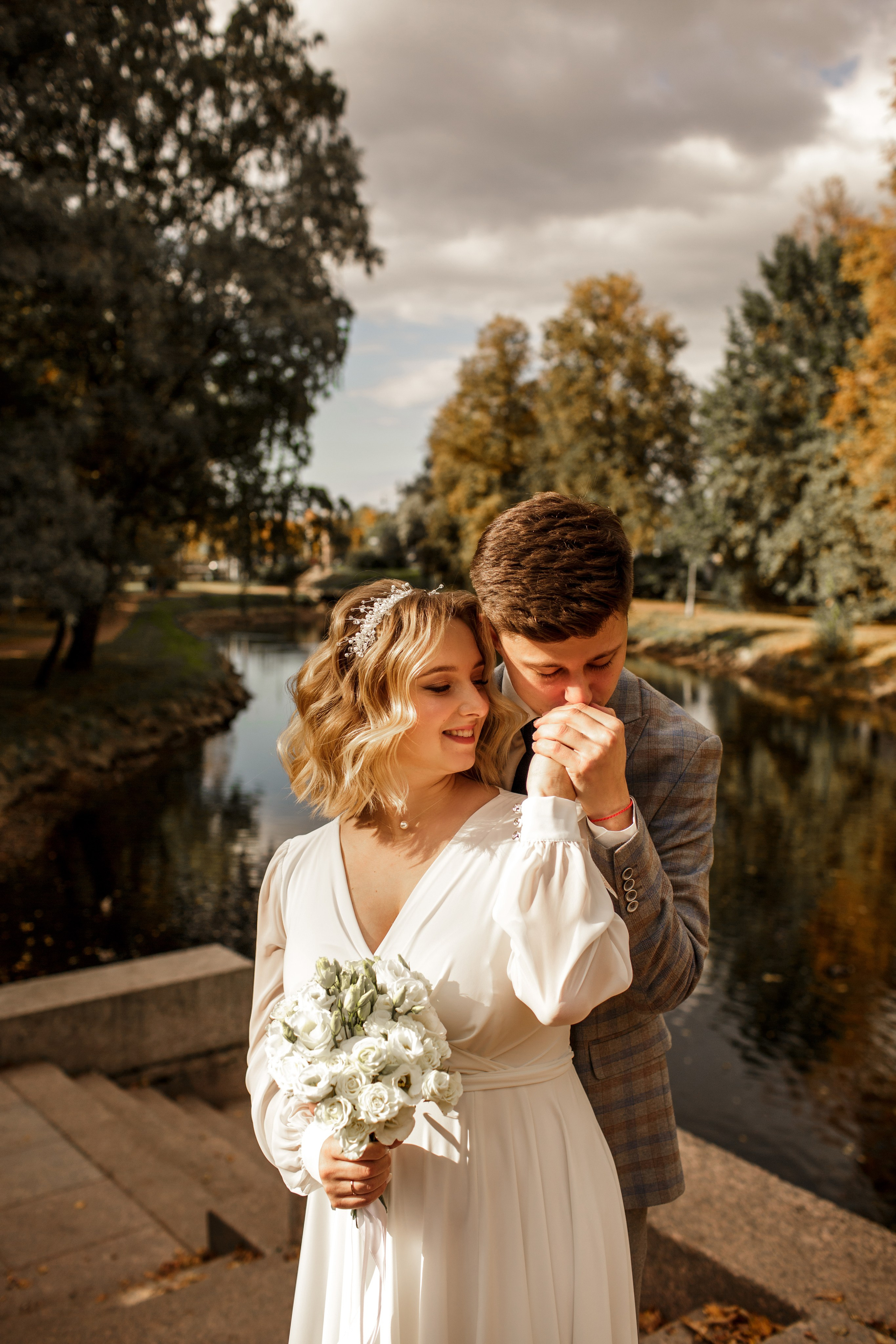 Татьяна и Евгений. Золотая осень на Петроградской стороне и в Пушкине. Свадебный фотограф Кирилл Белый