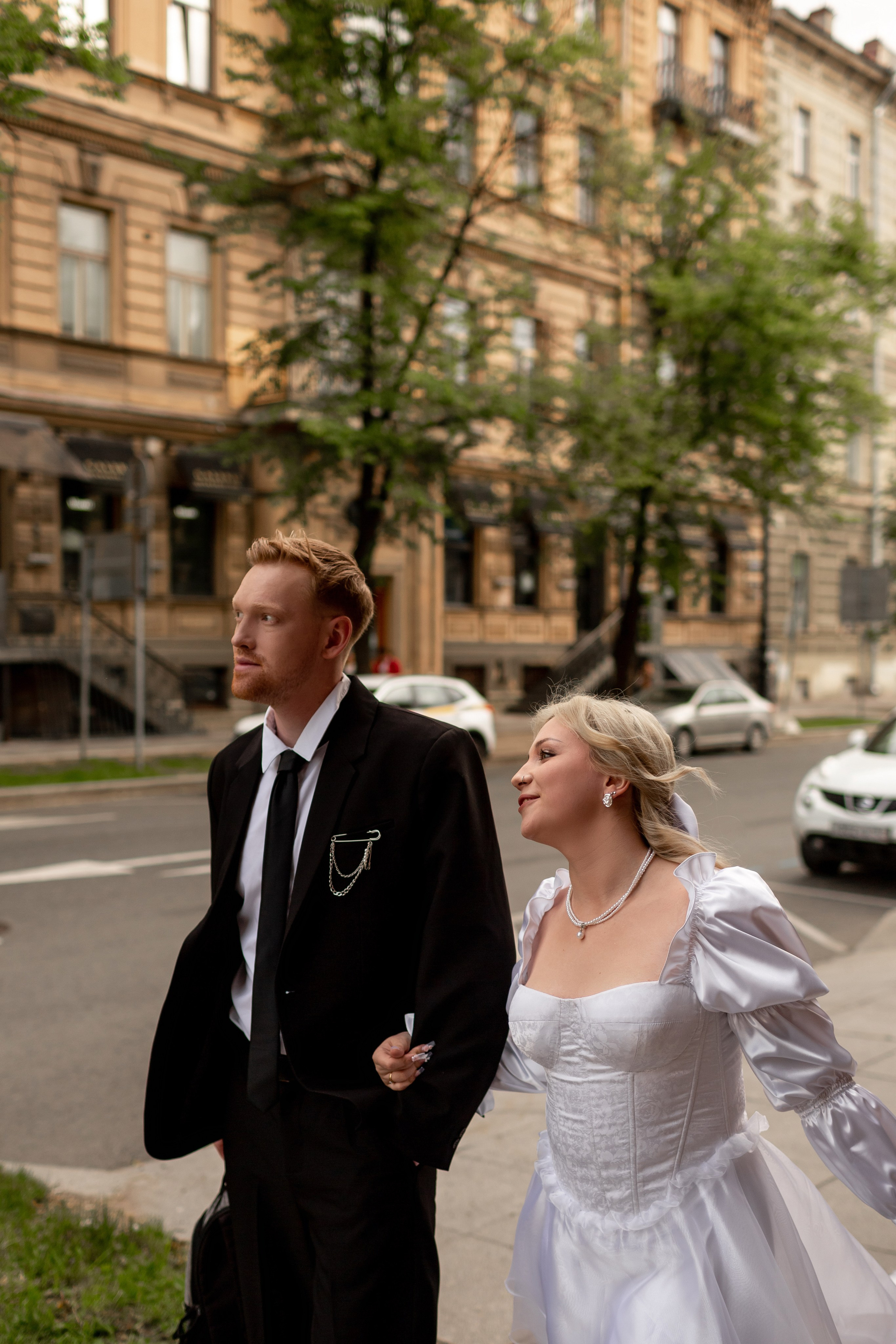 Свадебная фотопрогулка по улицам Петербурга. Свадебный фотограф Кирилл Белый
