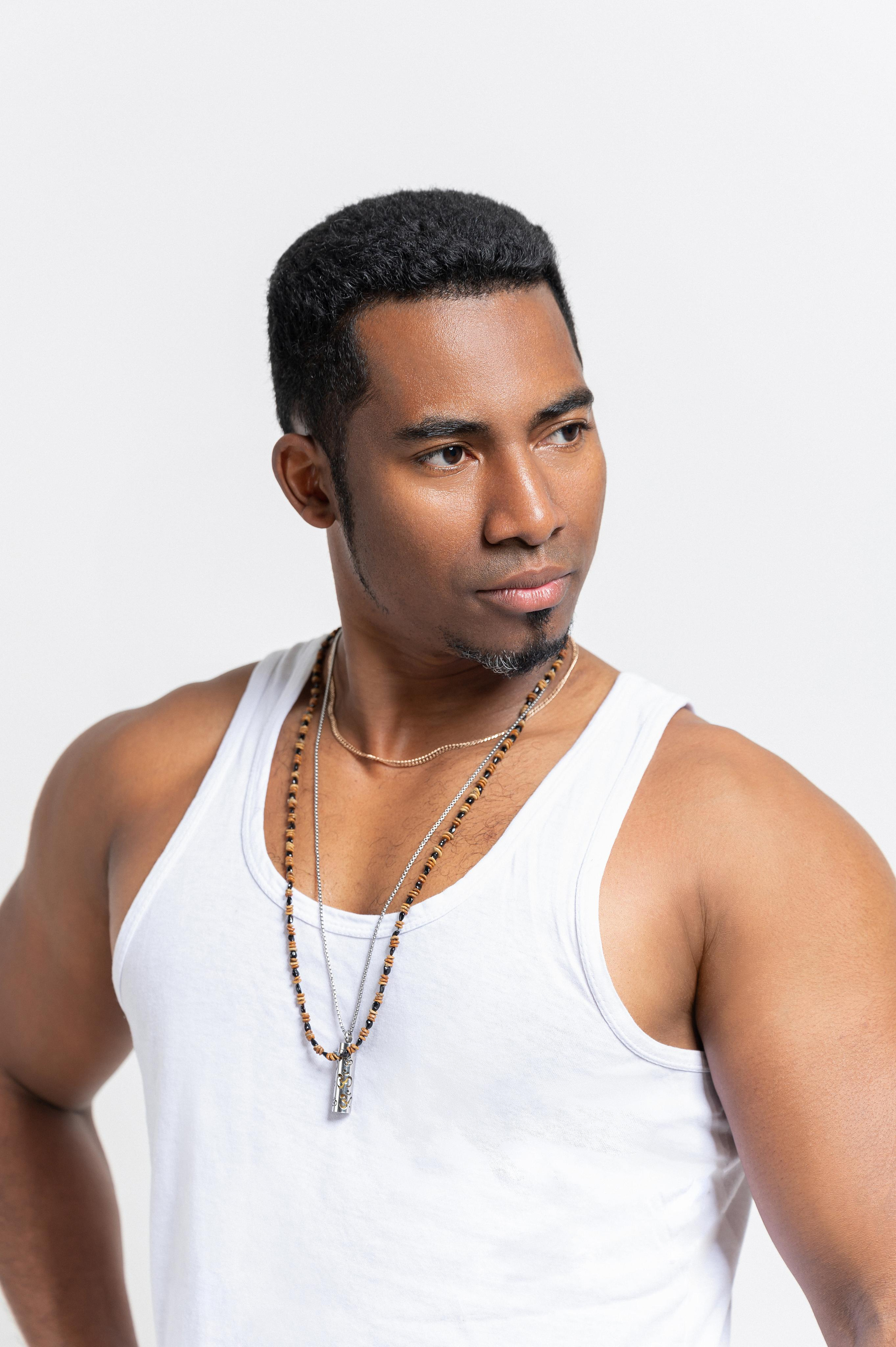 Каталог Мужчины. Студия рекламной и предметной съемки товаров WELKO Studio