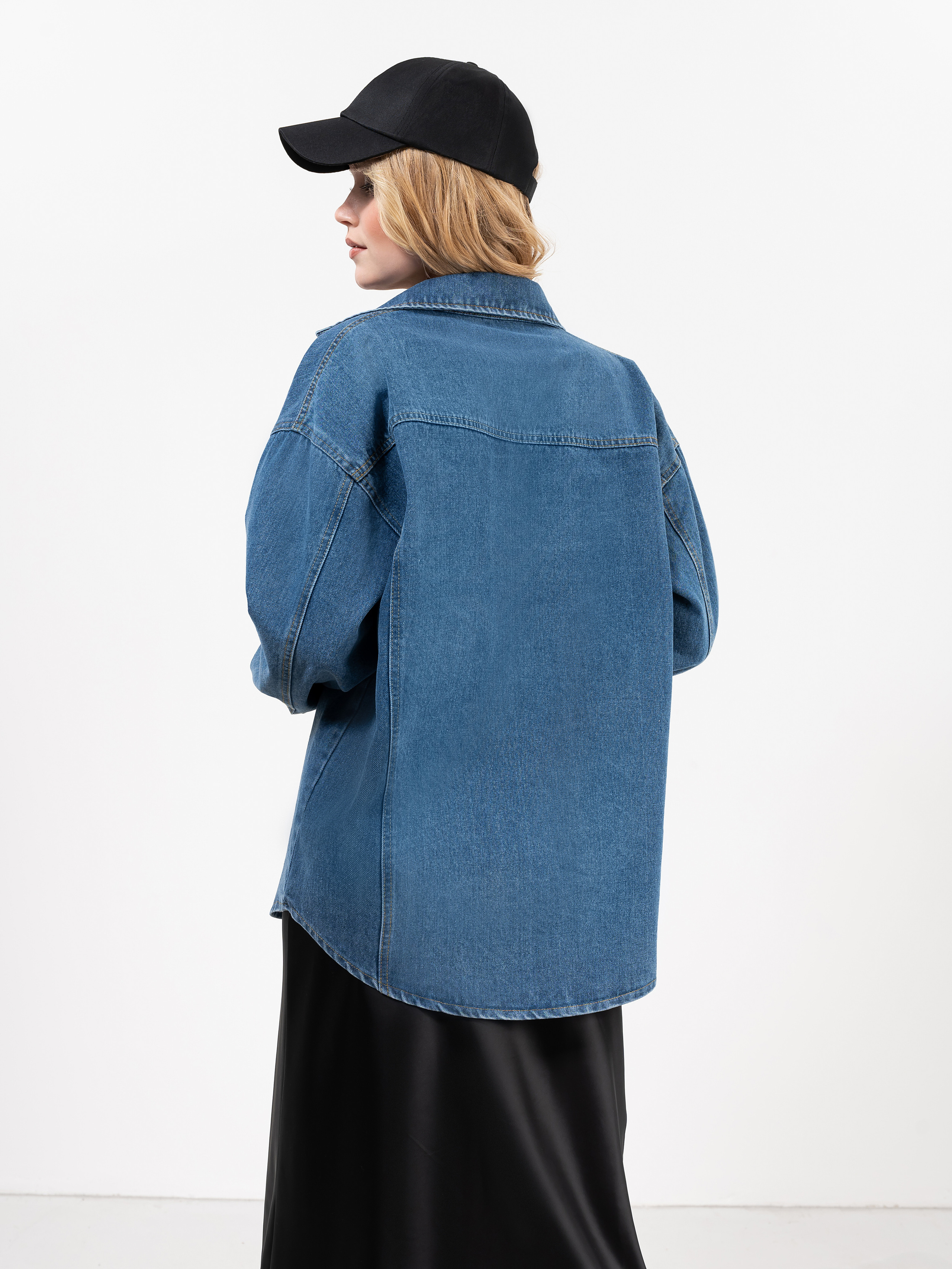 Женская одежда. Студия рекламной и предметной съемки товаров WELKO Studio