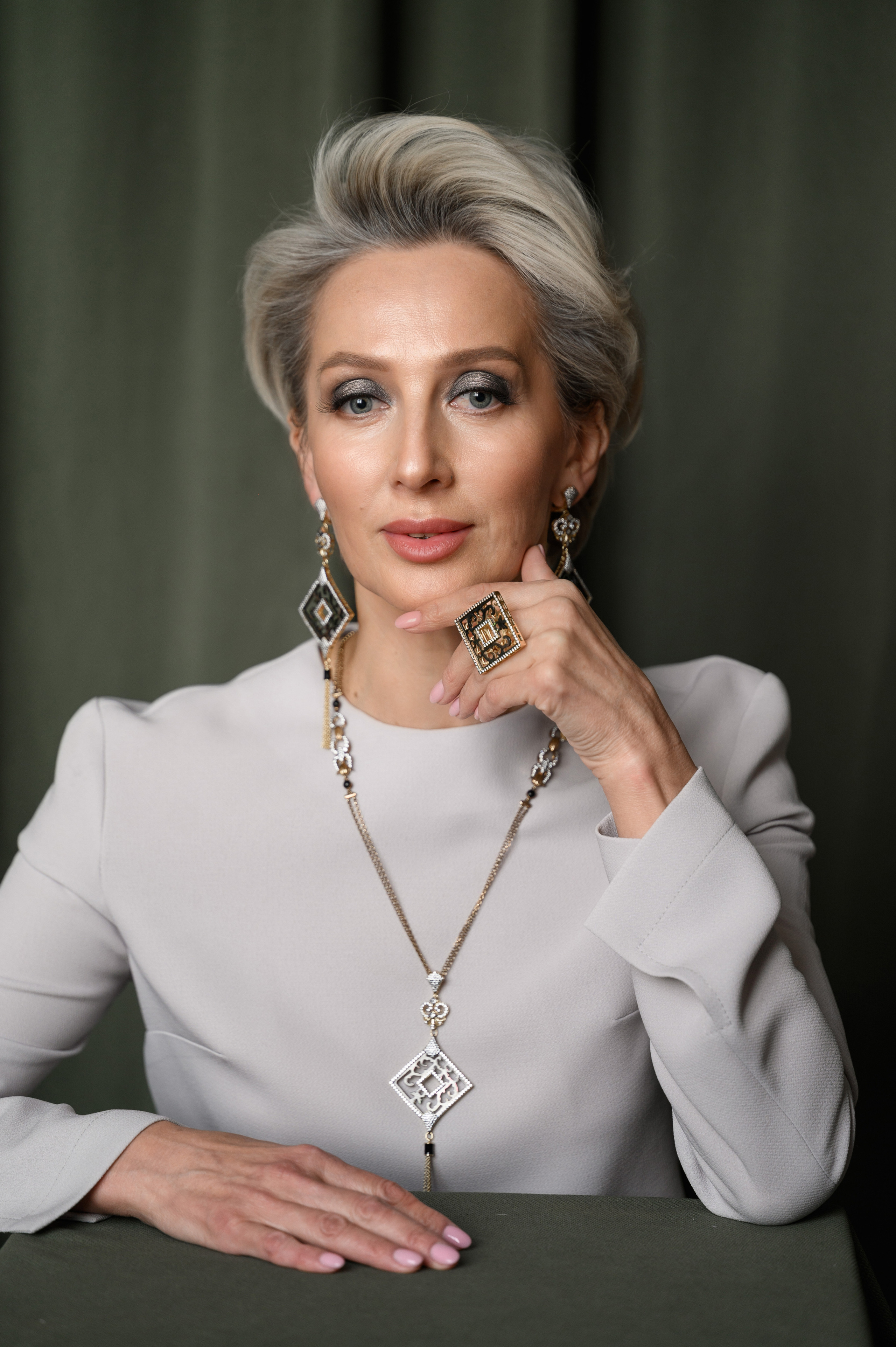 Каталог Девушки. Студия рекламной и предметной съемки товаров WELKO Studio