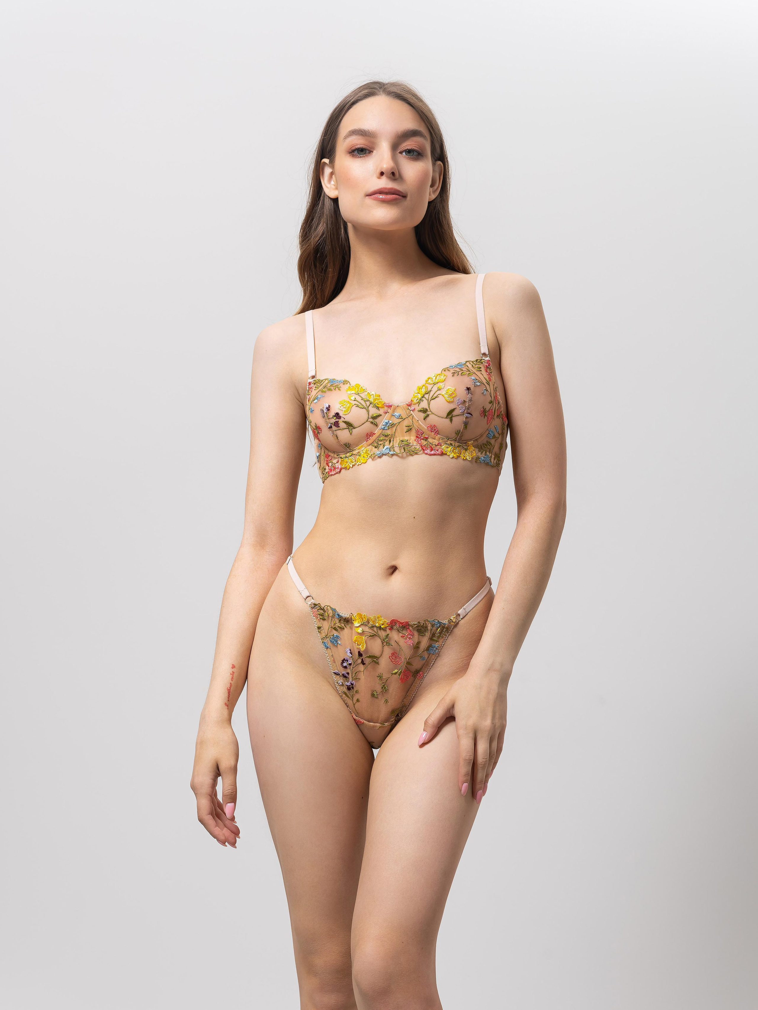 Нижнее белье/купальники. Студия рекламной и предметной съемки товаров WELKO Studio