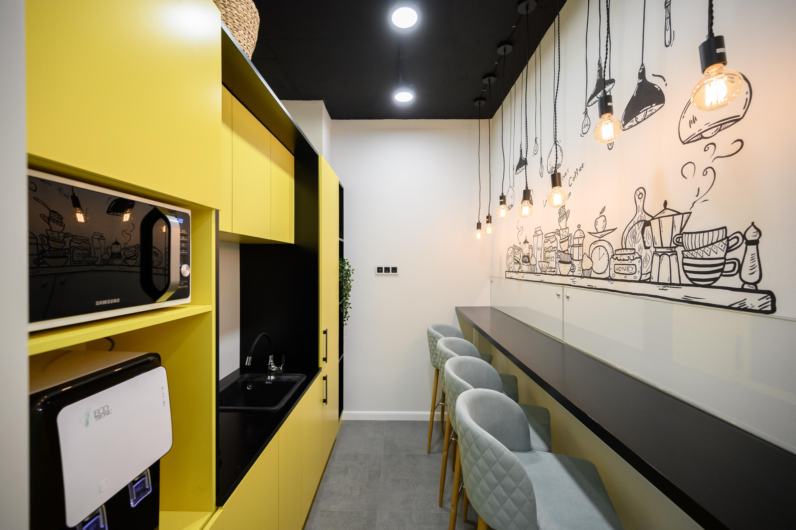 Офис Azat Valeev. Студия рекламной и предметной съемки товаров WELKO Studio