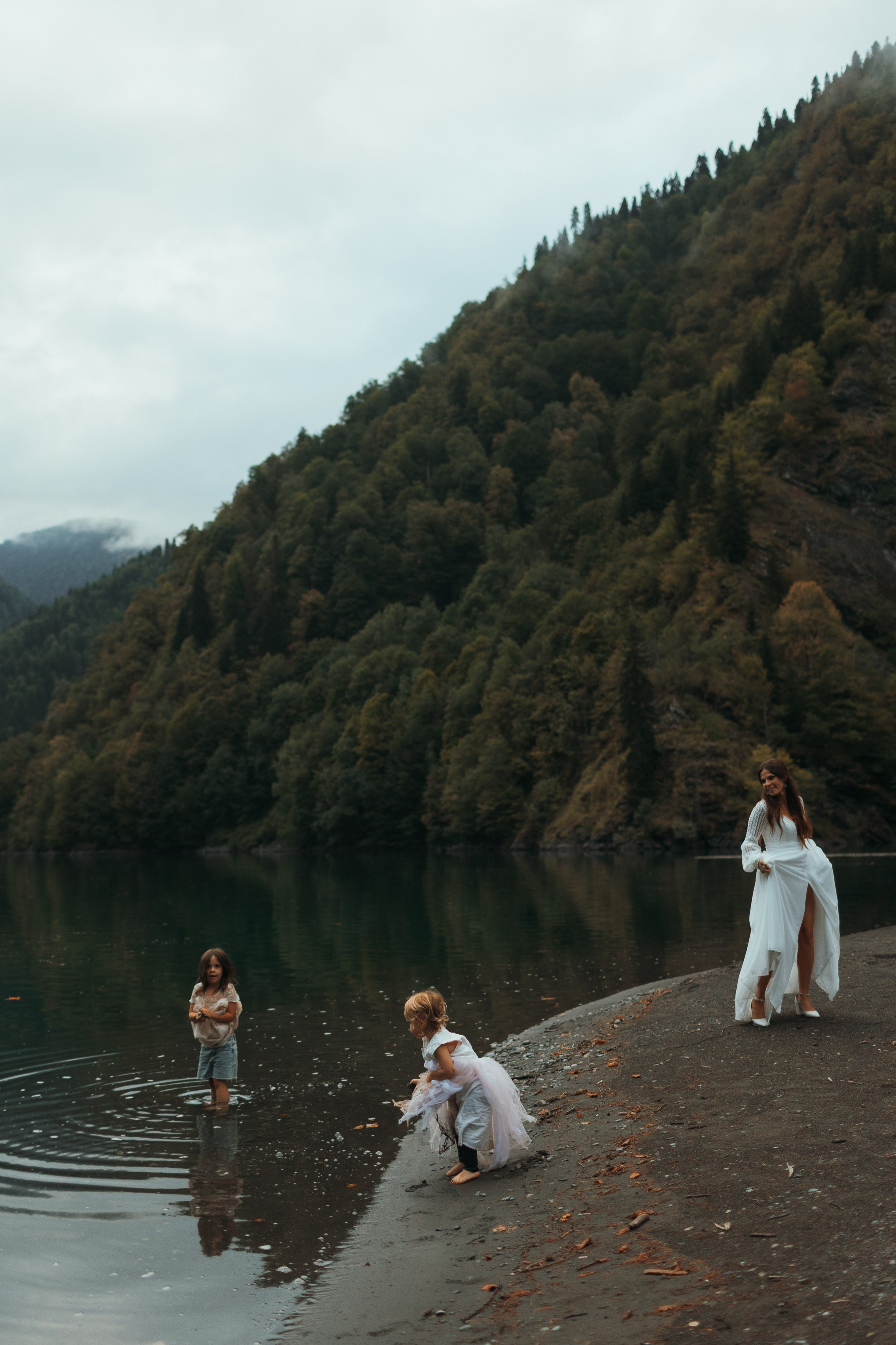 Конец сентября Озеро Рица. RetroChic Фото