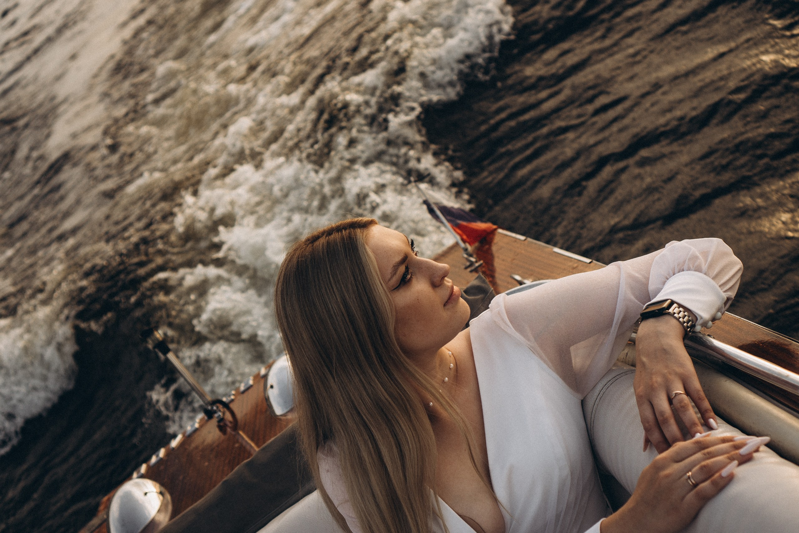 СВАДЕНБНАЯ СЬЕМКА НА КАТЕРЕ ПО КАНАЛАМ САНКТ-ПЕТЕРБУРГА И В АКВАТОРИИ НЕВЫ. Профессиональный фотограф, Санкт-Петербург — Виктория Богомолова