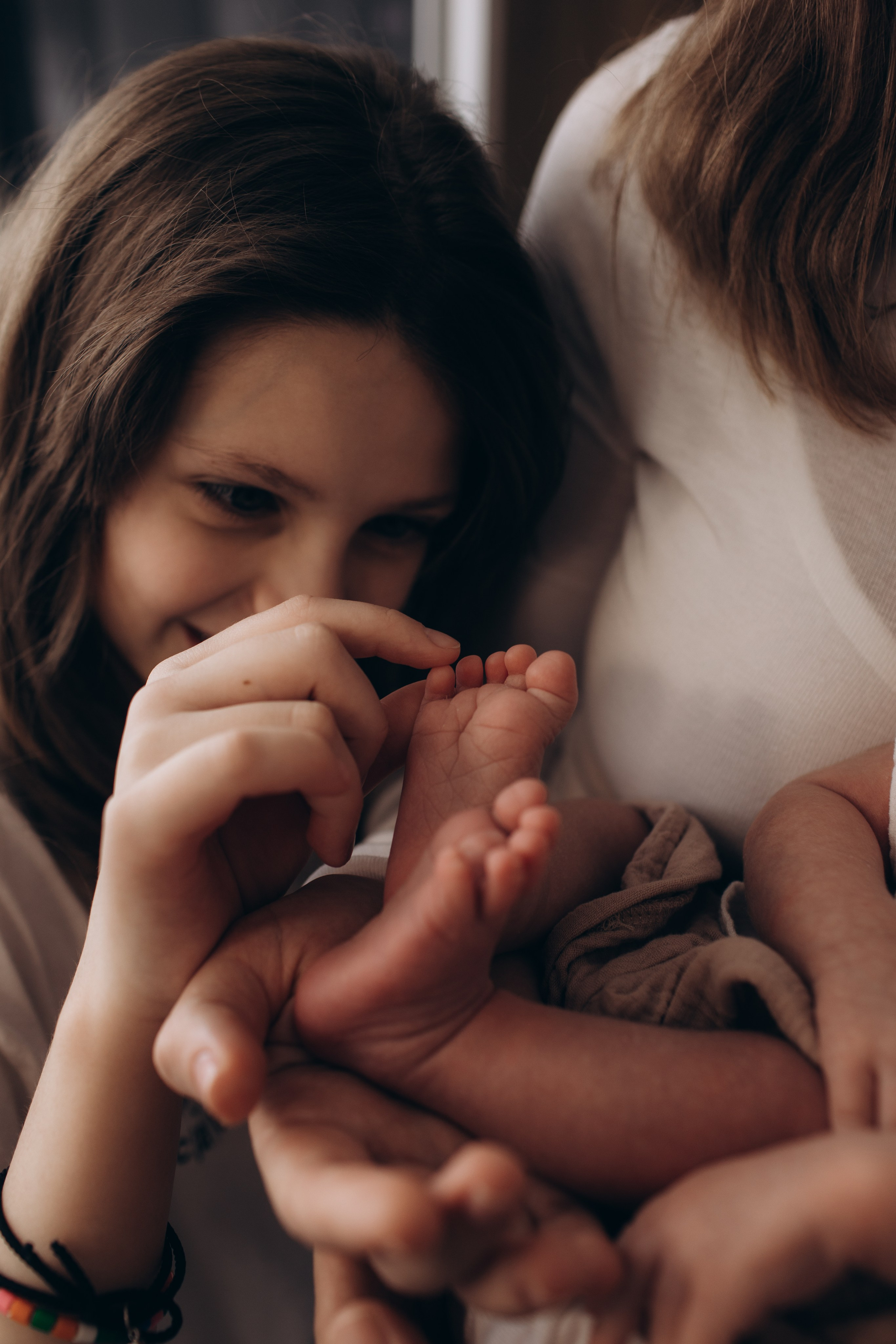 Семейная фотосессия с малышами. Фотостудия для новорожденных и малышей в Твери — На ручки