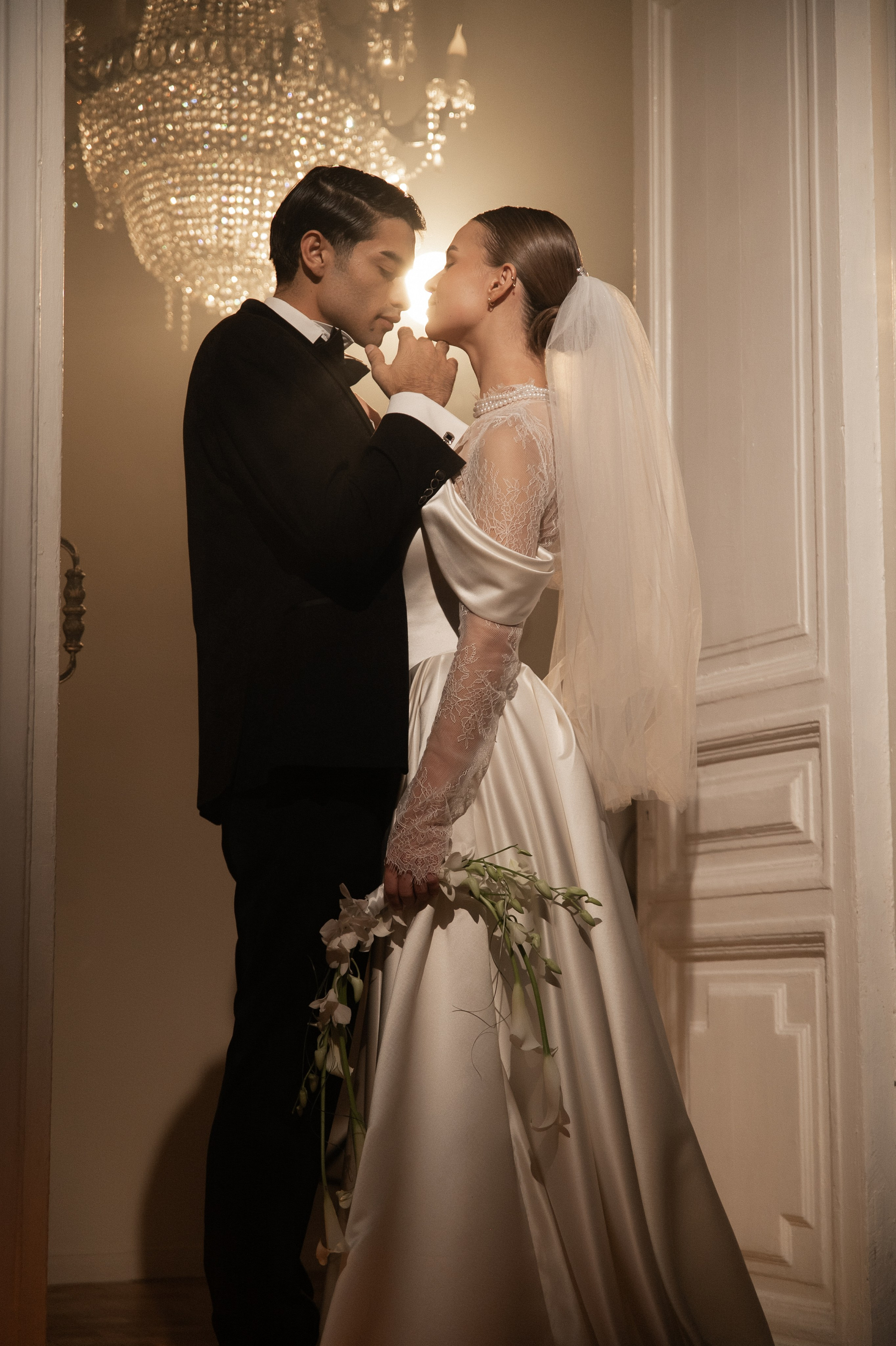 Камерный свадебный ужин при свечах в старинном особняке в фотостудии 21. Kult. Ярослава Ерина — свадебный фотограф в Москве