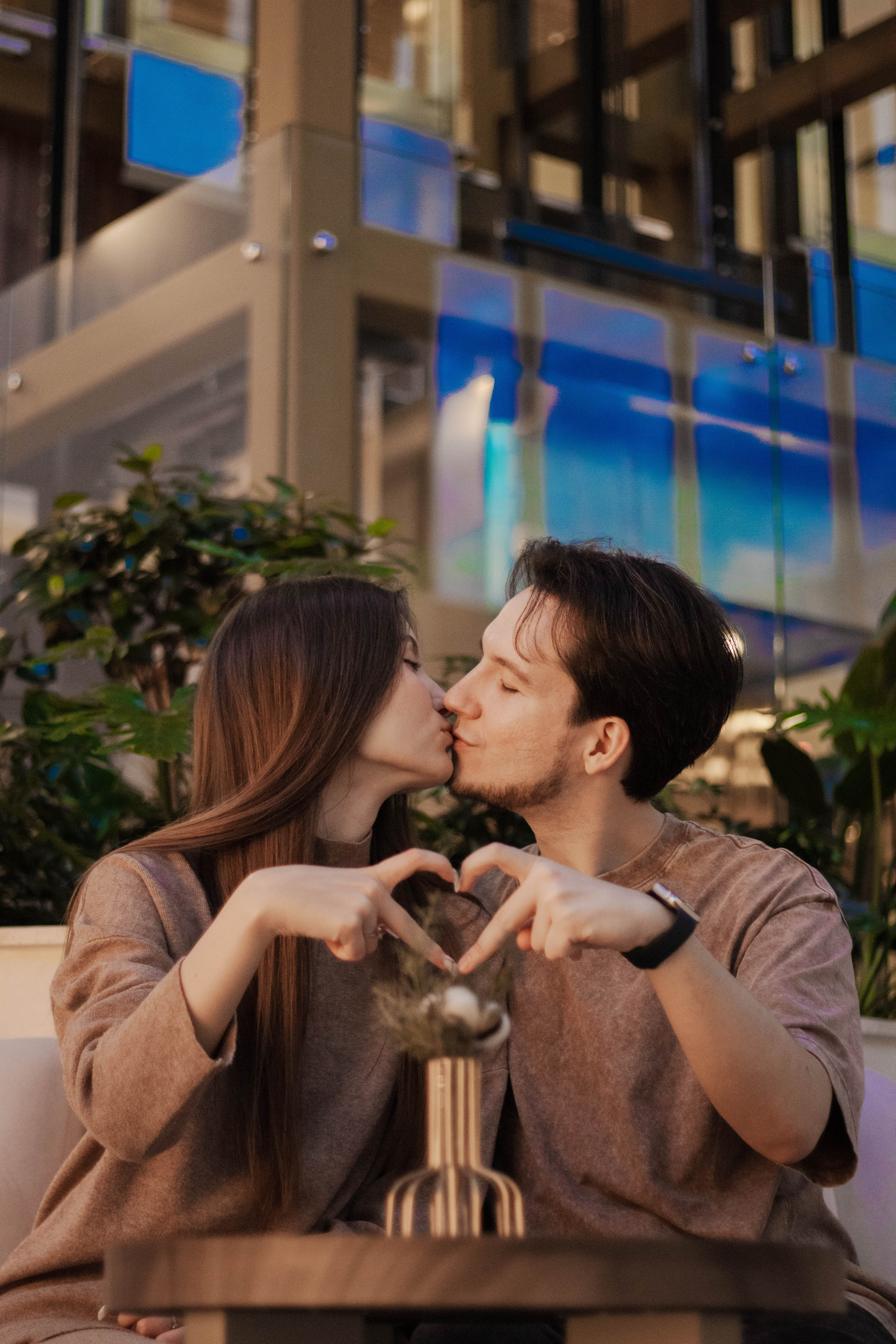 «Шепот влюбленных душ». Уличный фотограф Города N