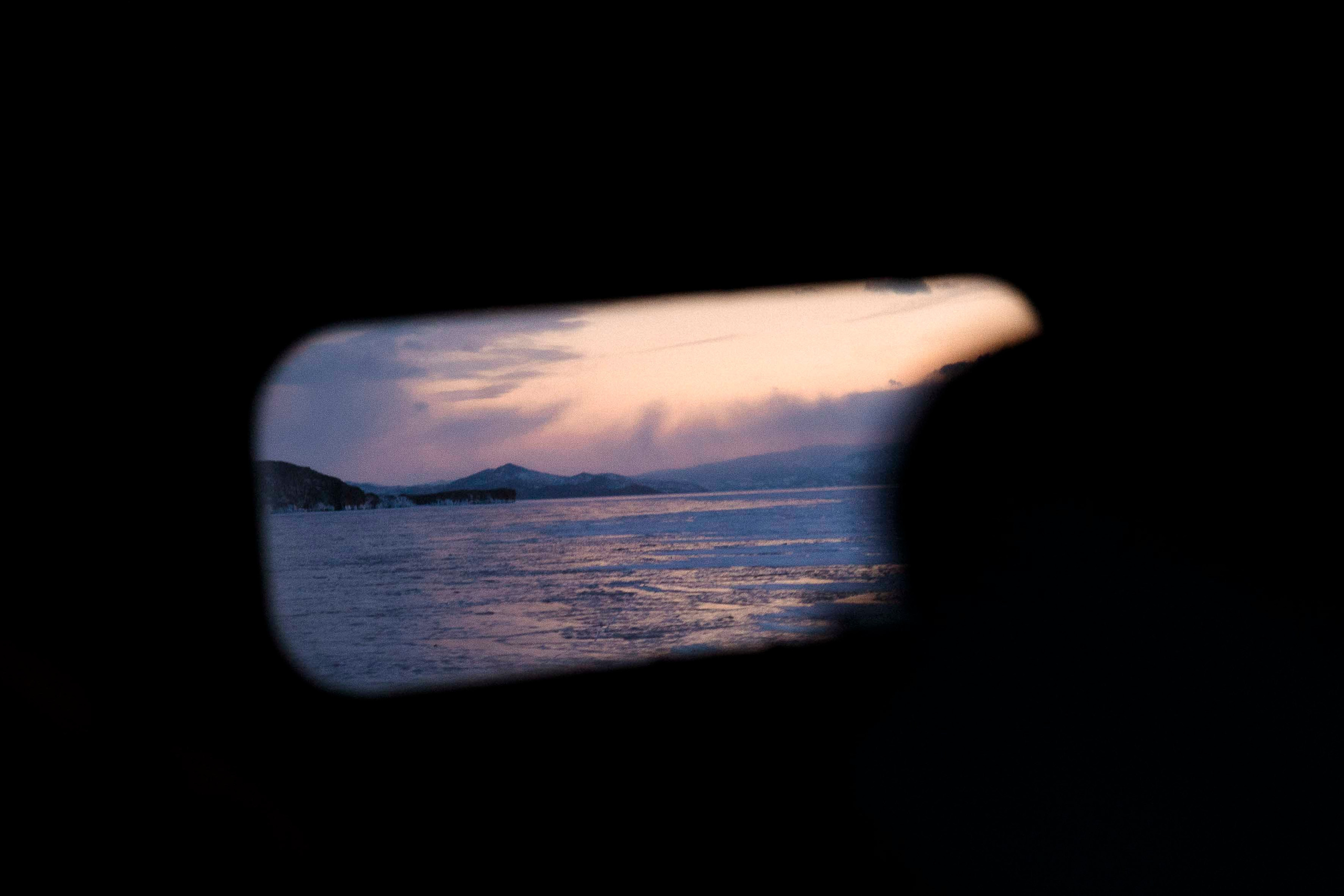 Весь день на льду. Фотограф Ольхон, Регина