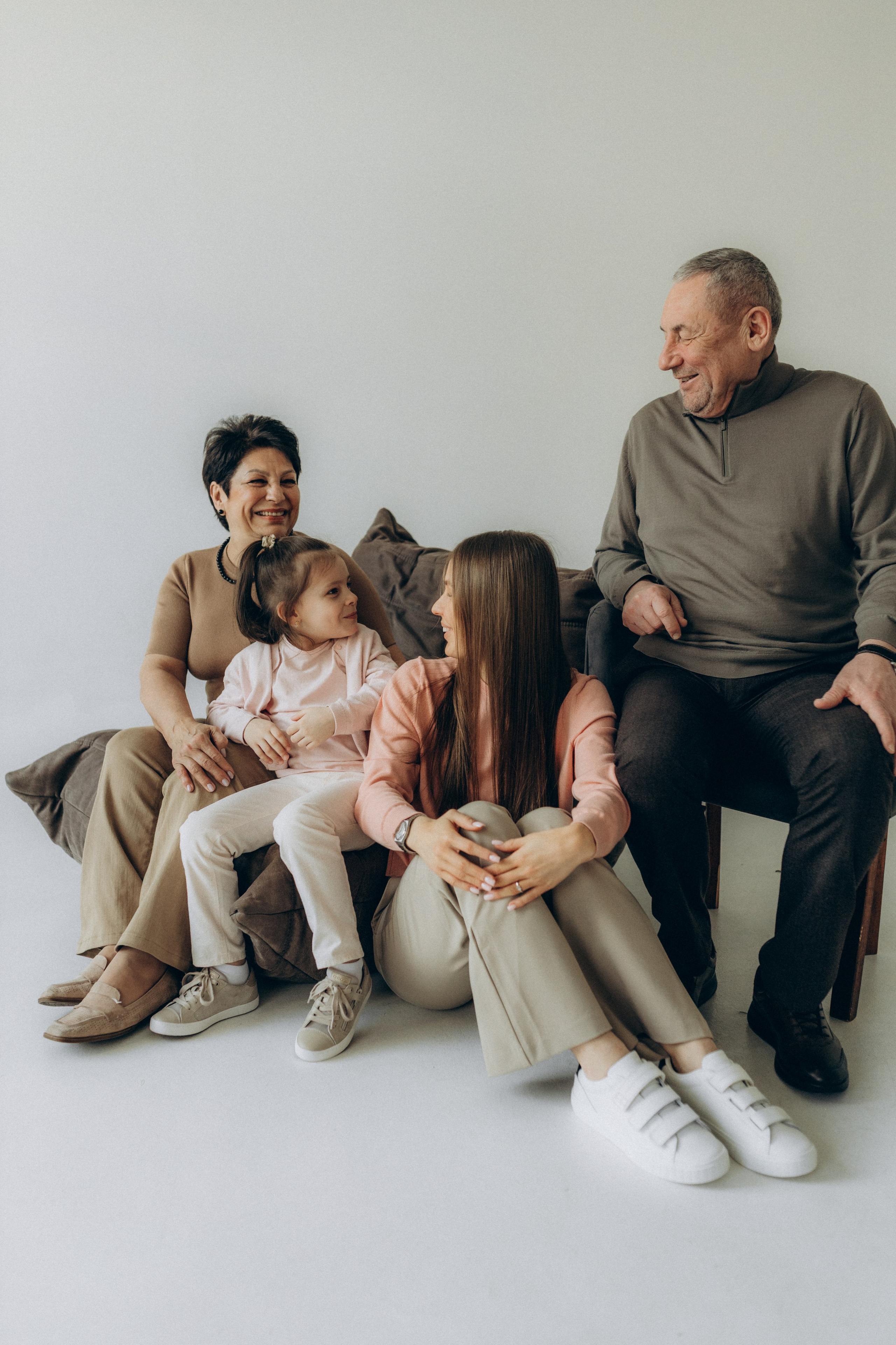 Семейная съёмка на циклораме. Фотограф НОГИНСК, Москва, Анастасия Белая