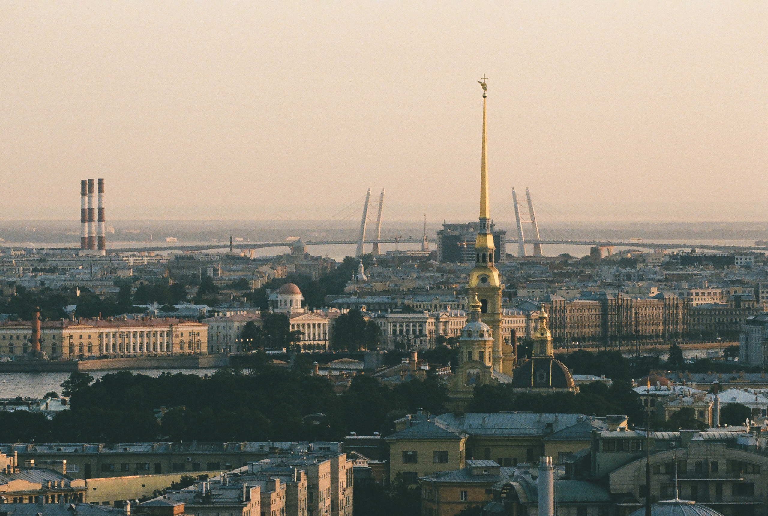 Фотографии цветные. Свадебный и семейный пленочный фотограф в Петербурге Истомина Ирина