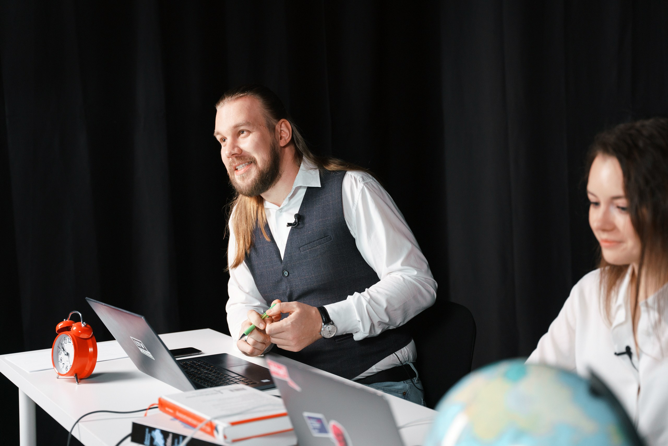 Aha! — 9 апреля 2021. Фотобанк Матемаркетинг